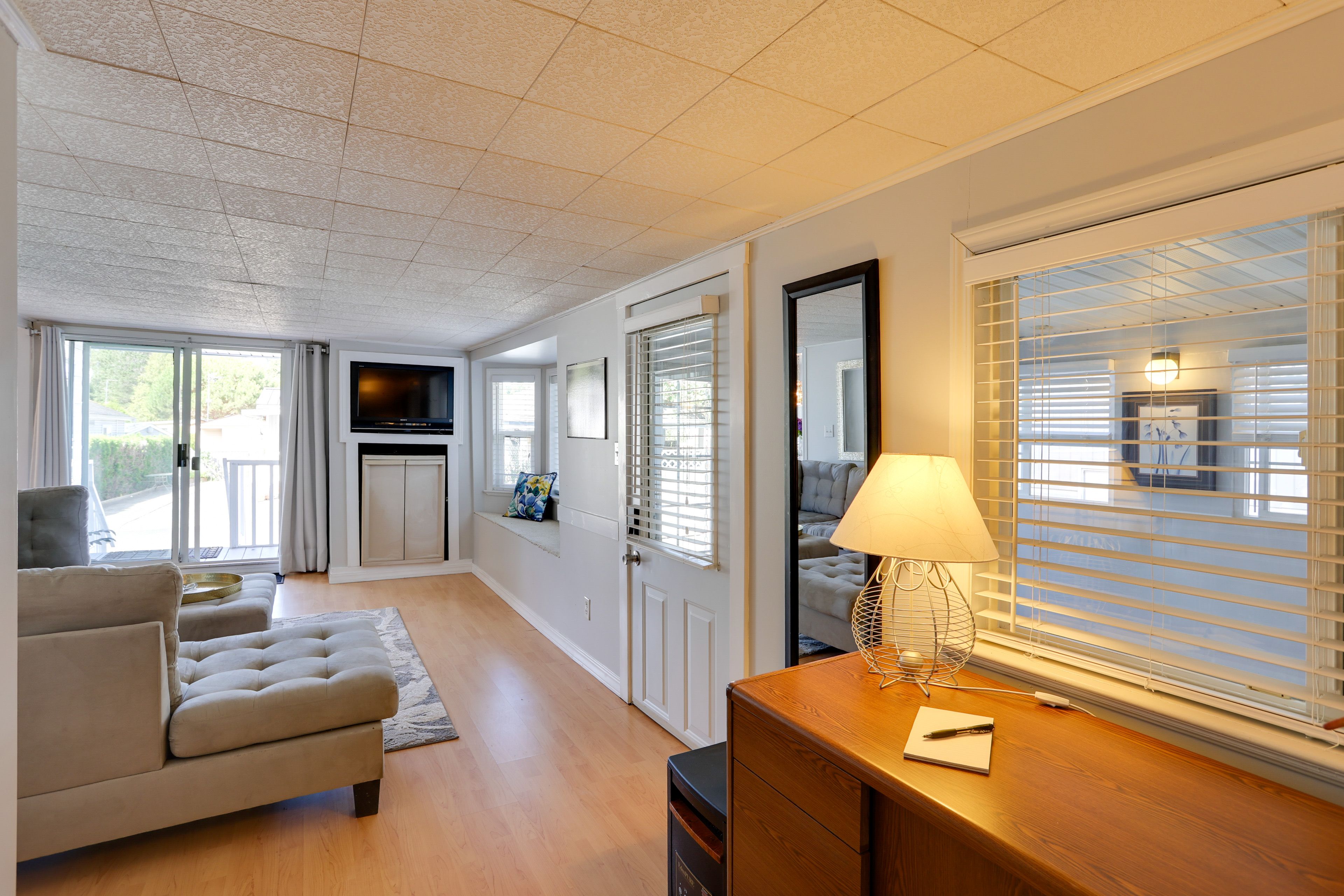 Living Area | TV