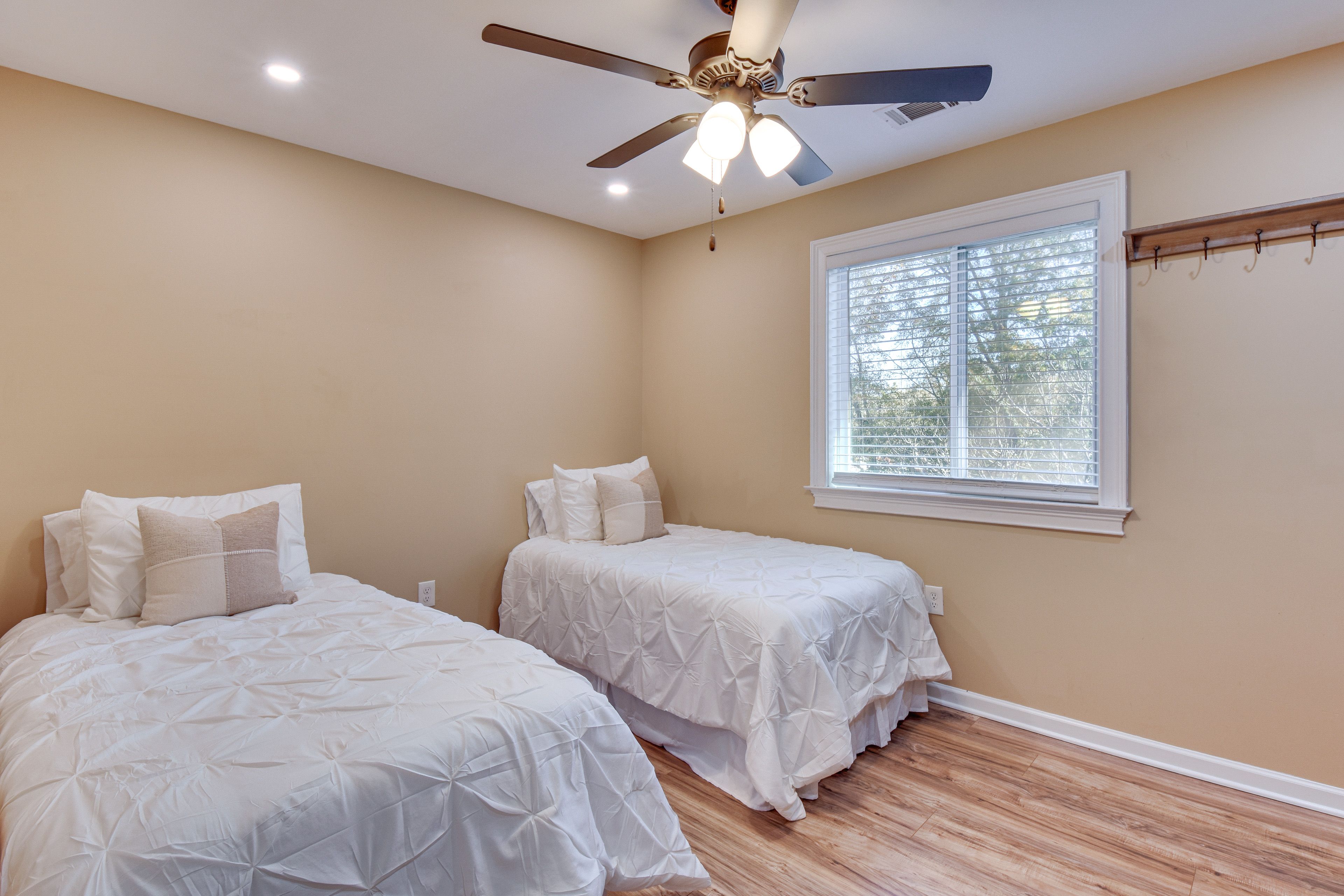 Bedroom 3 | 2 Twin Beds