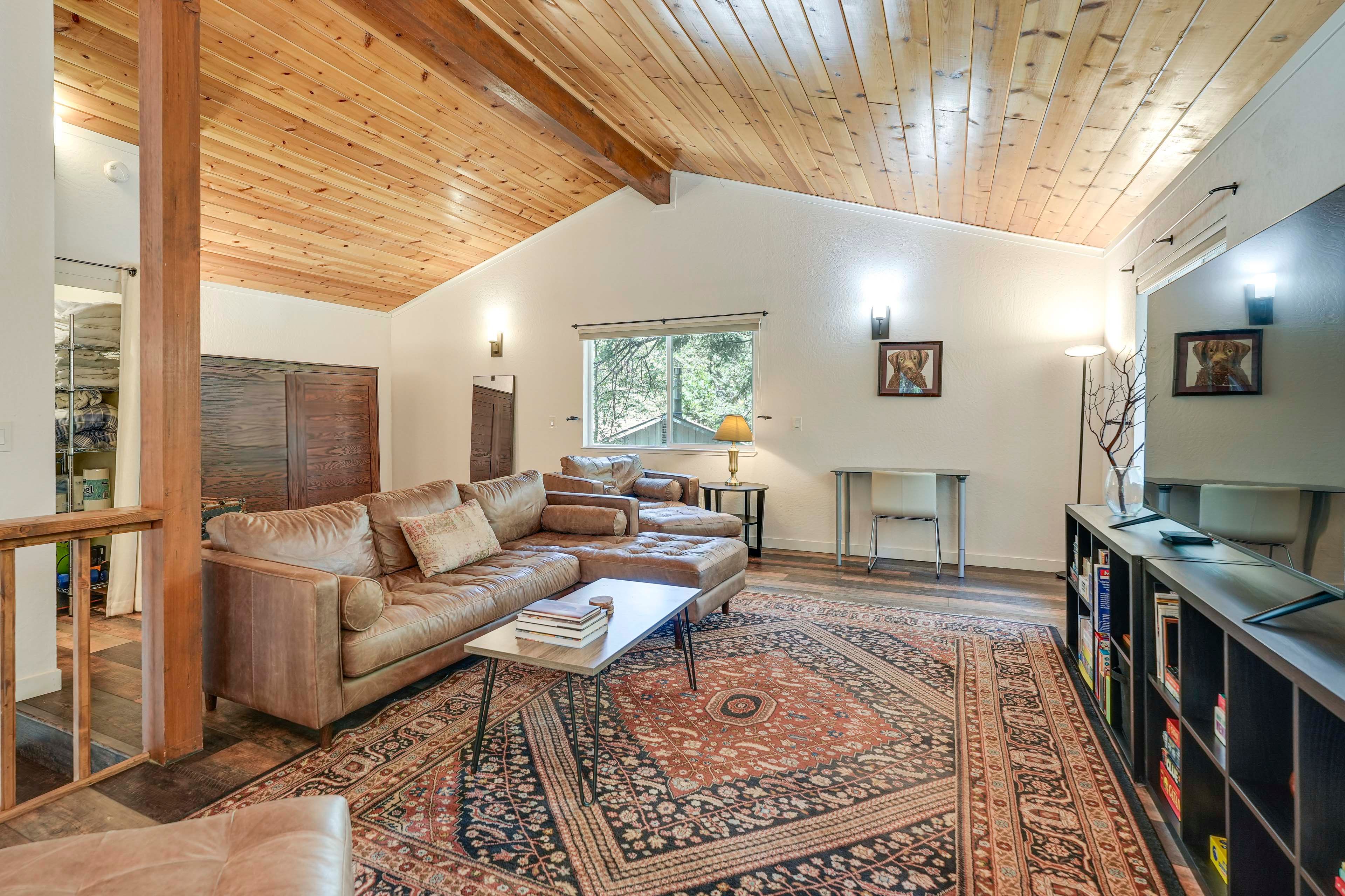 Loft | Queen Murphy Bed | TV | Books | Board Games | Upper Floor