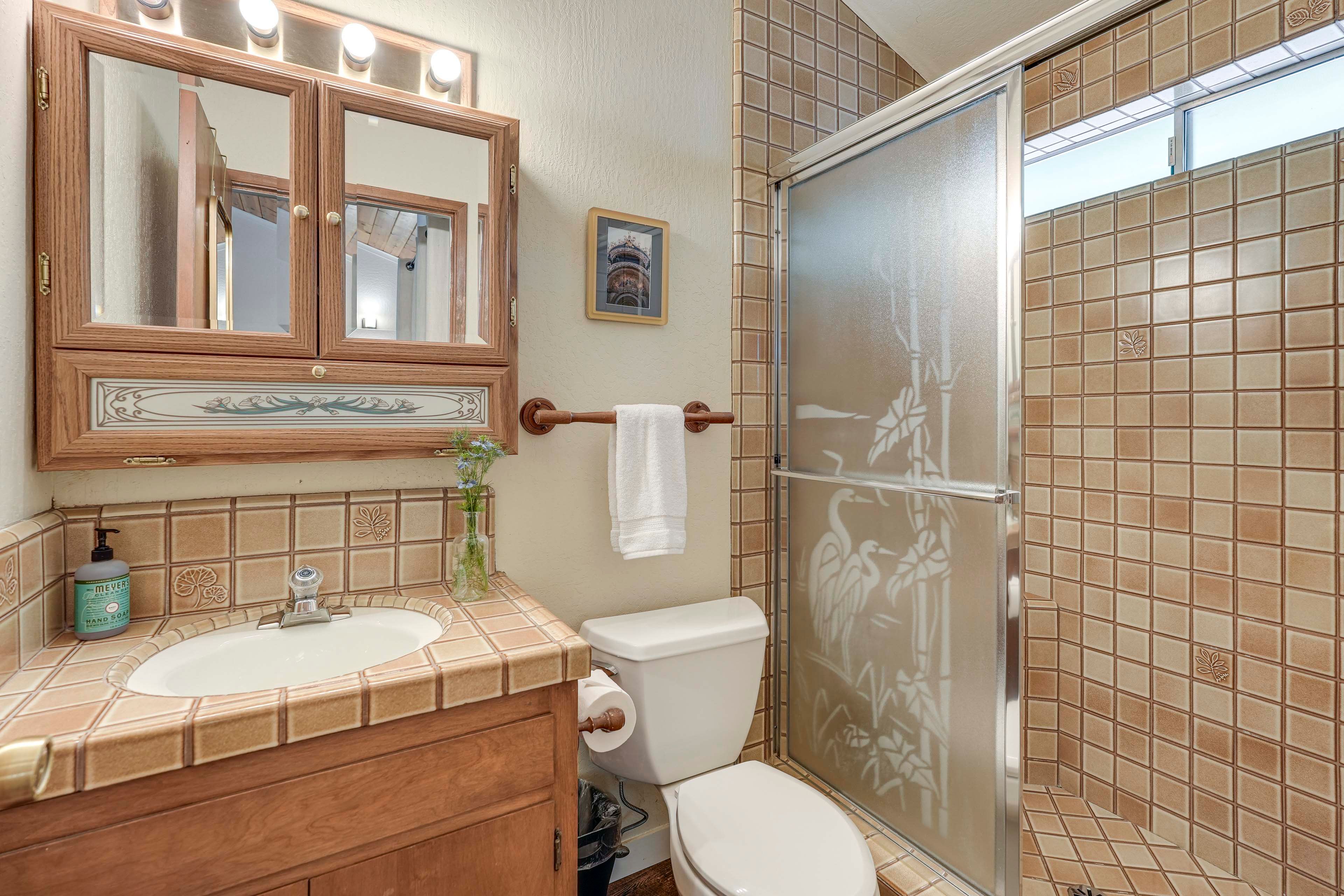 Full Bathroom | Main Floor