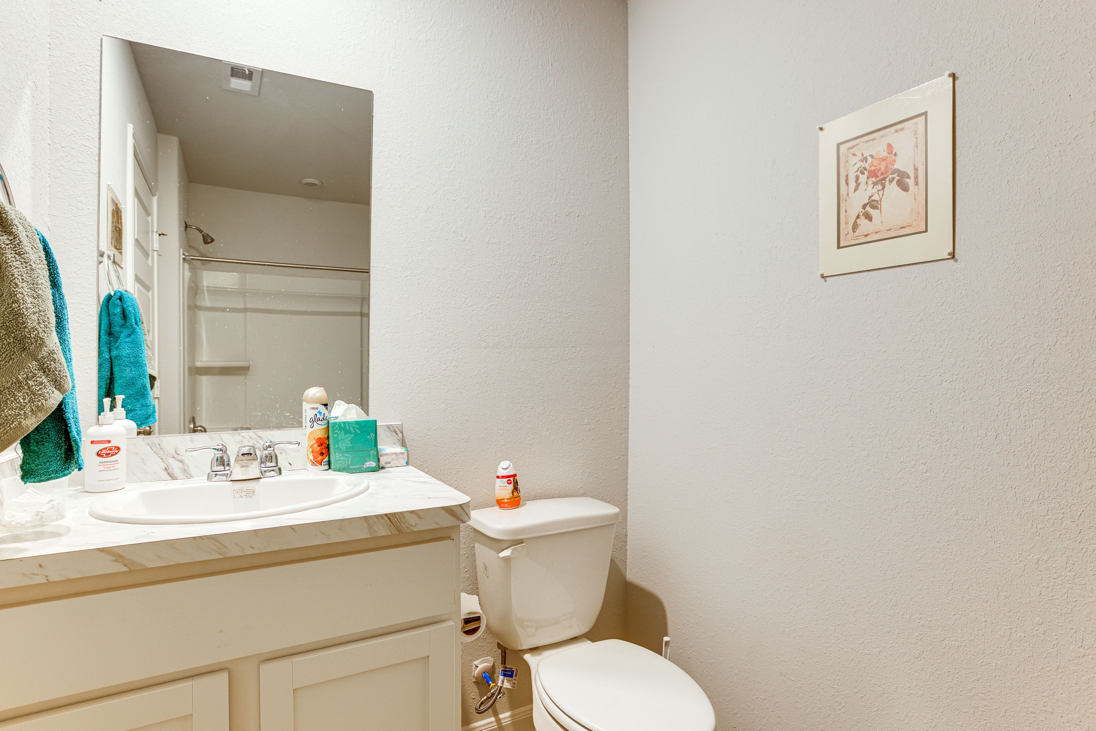 Full Bathroom | 2nd Floor