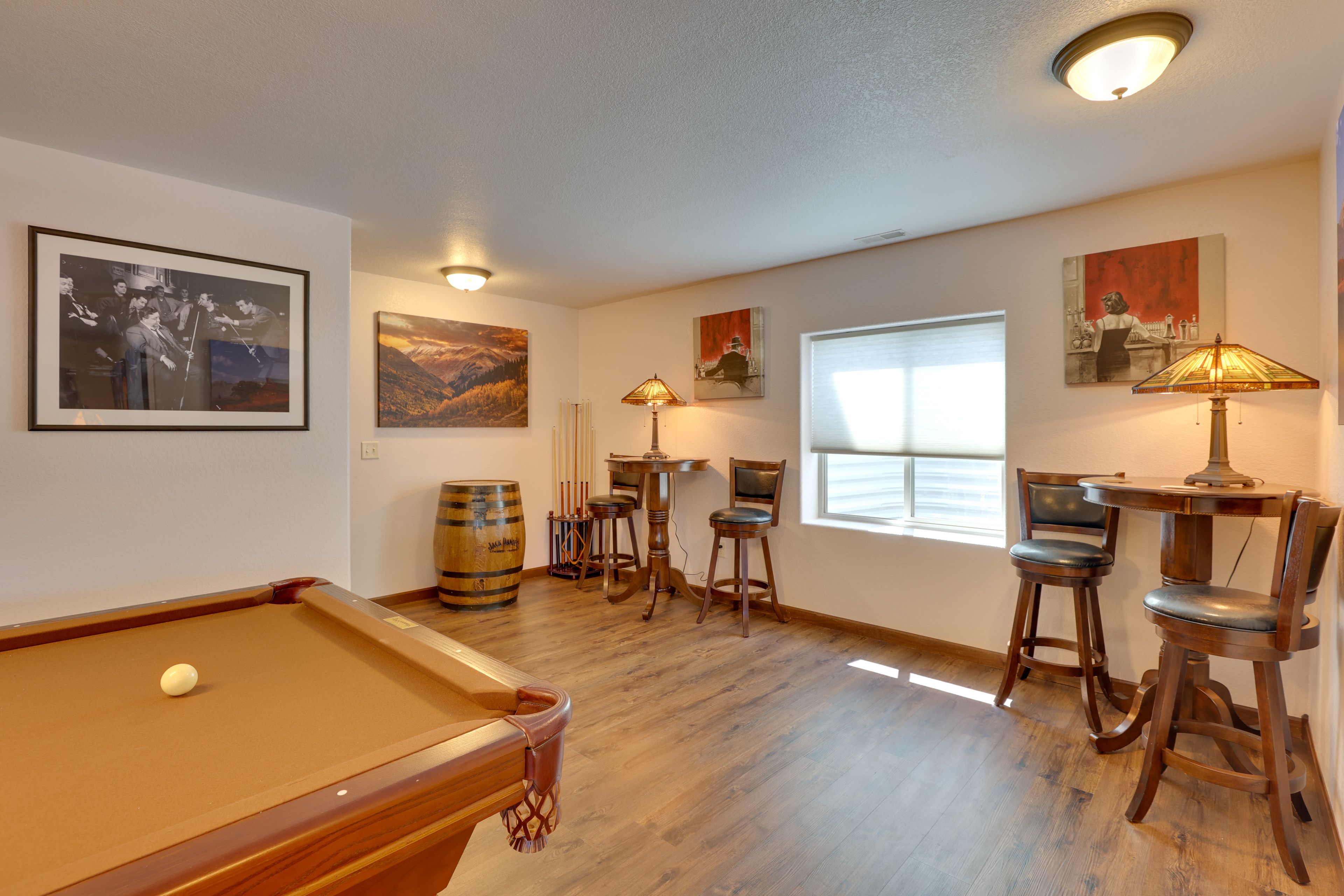 Basement Lounge | Pool Table