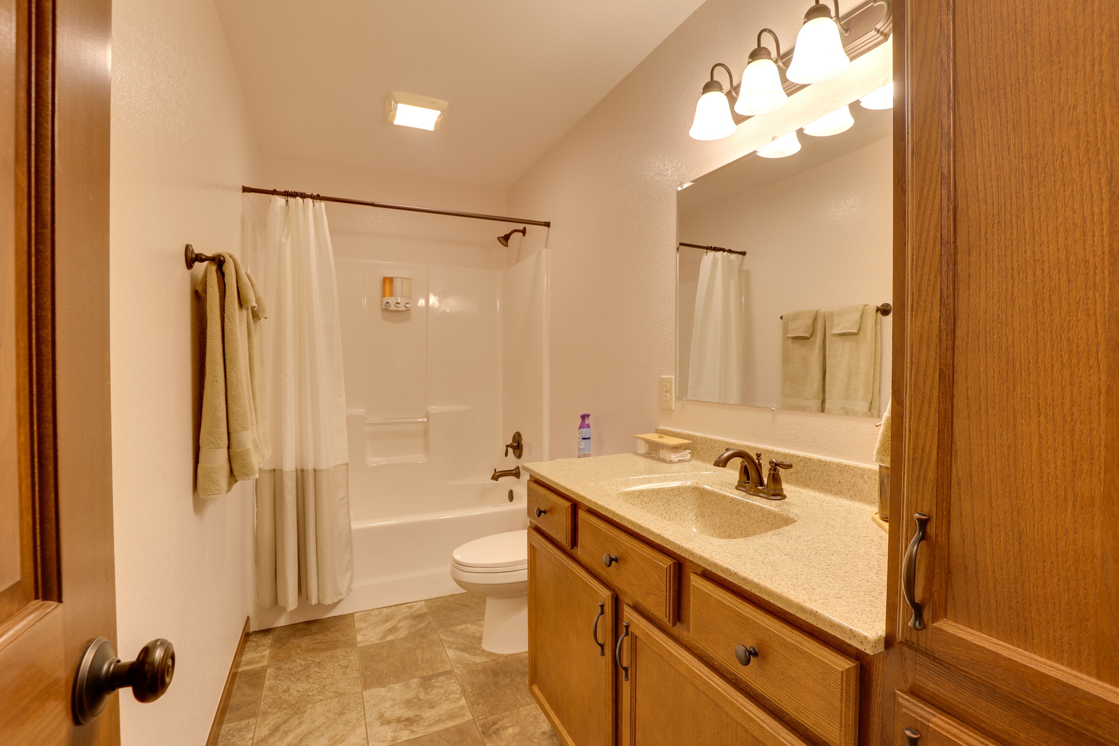 Full Bath | Main Level