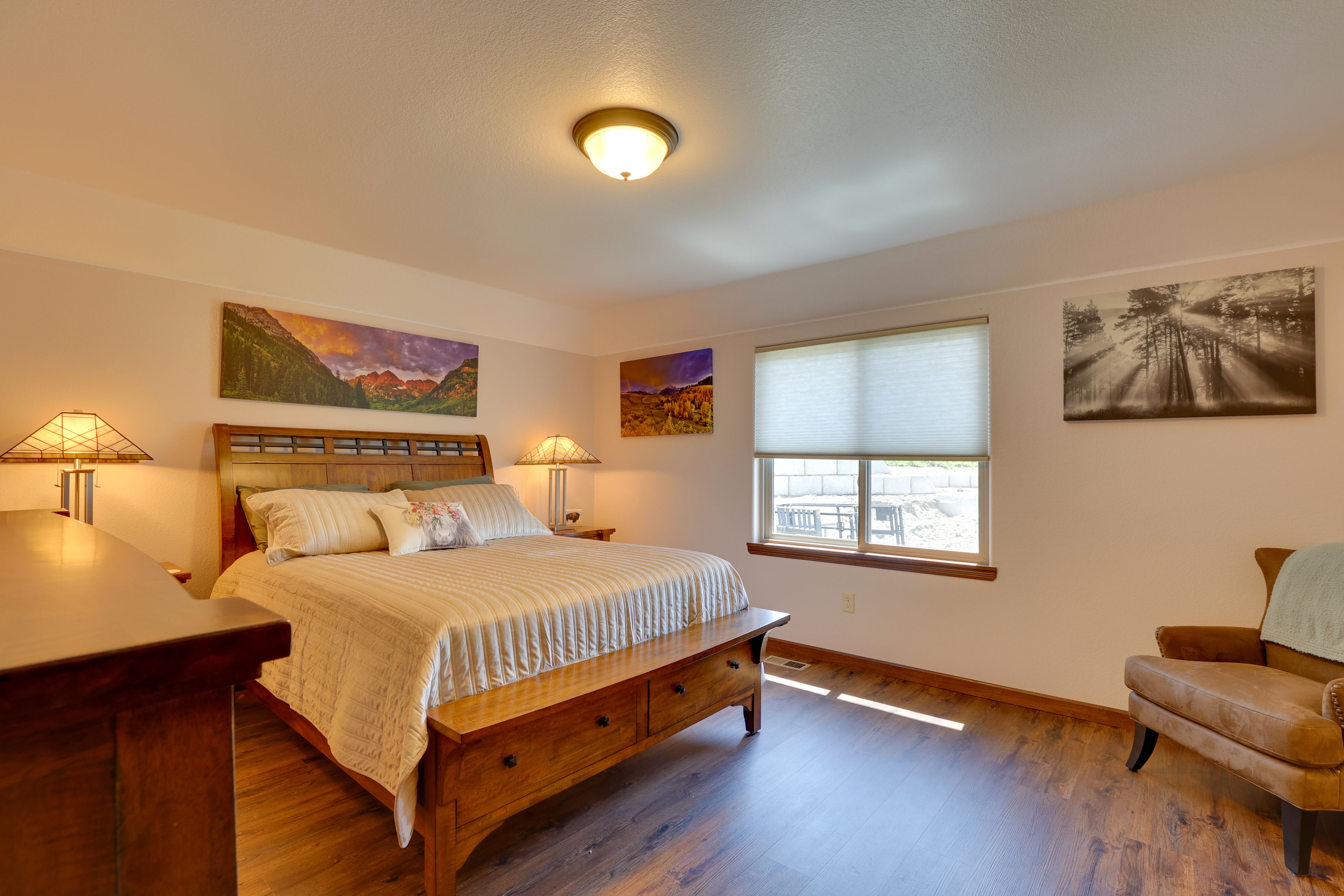 Bedroom 1 | Queen Bed | Main Level