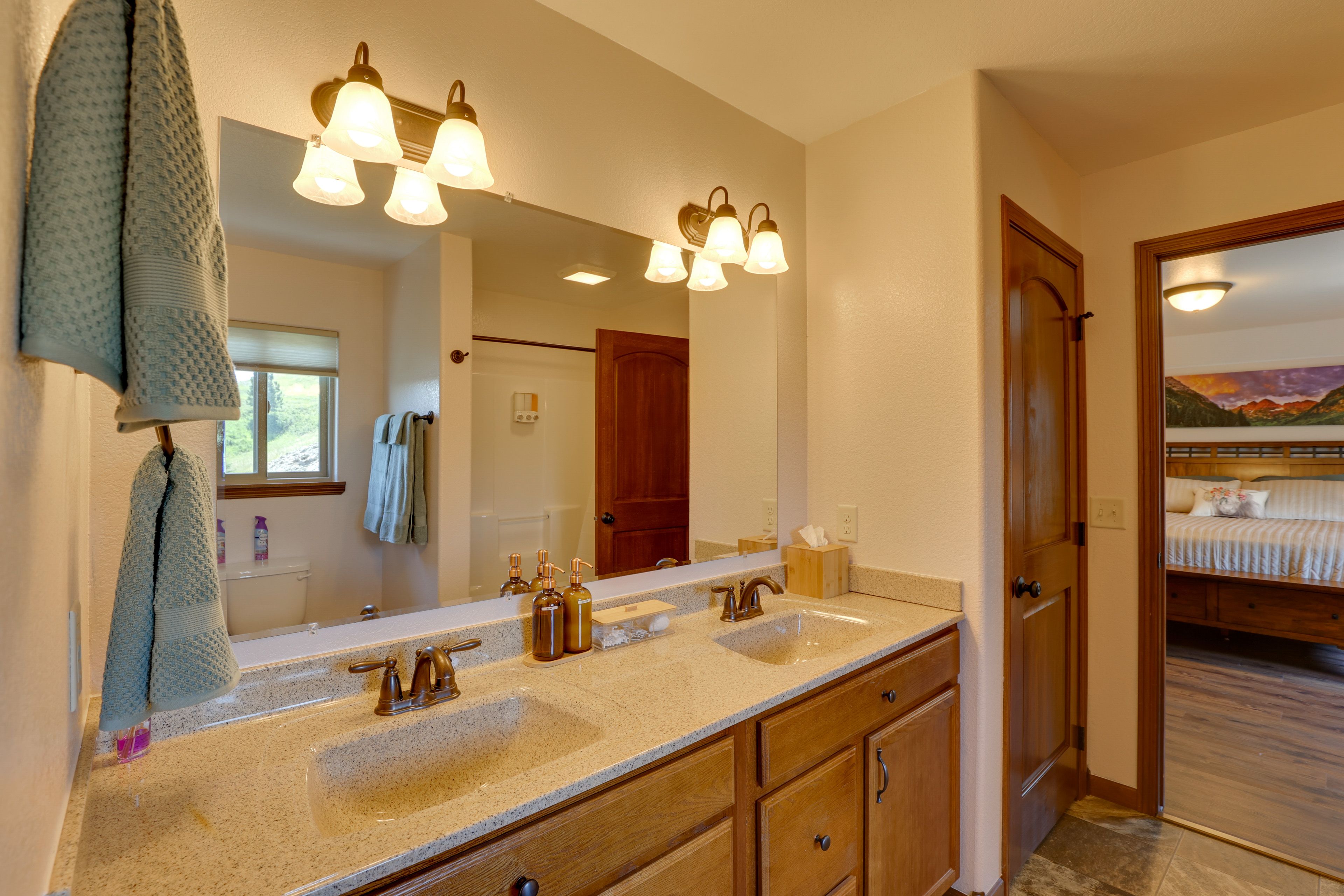 Full Bath | Towels | Hair Dryer | Main Level