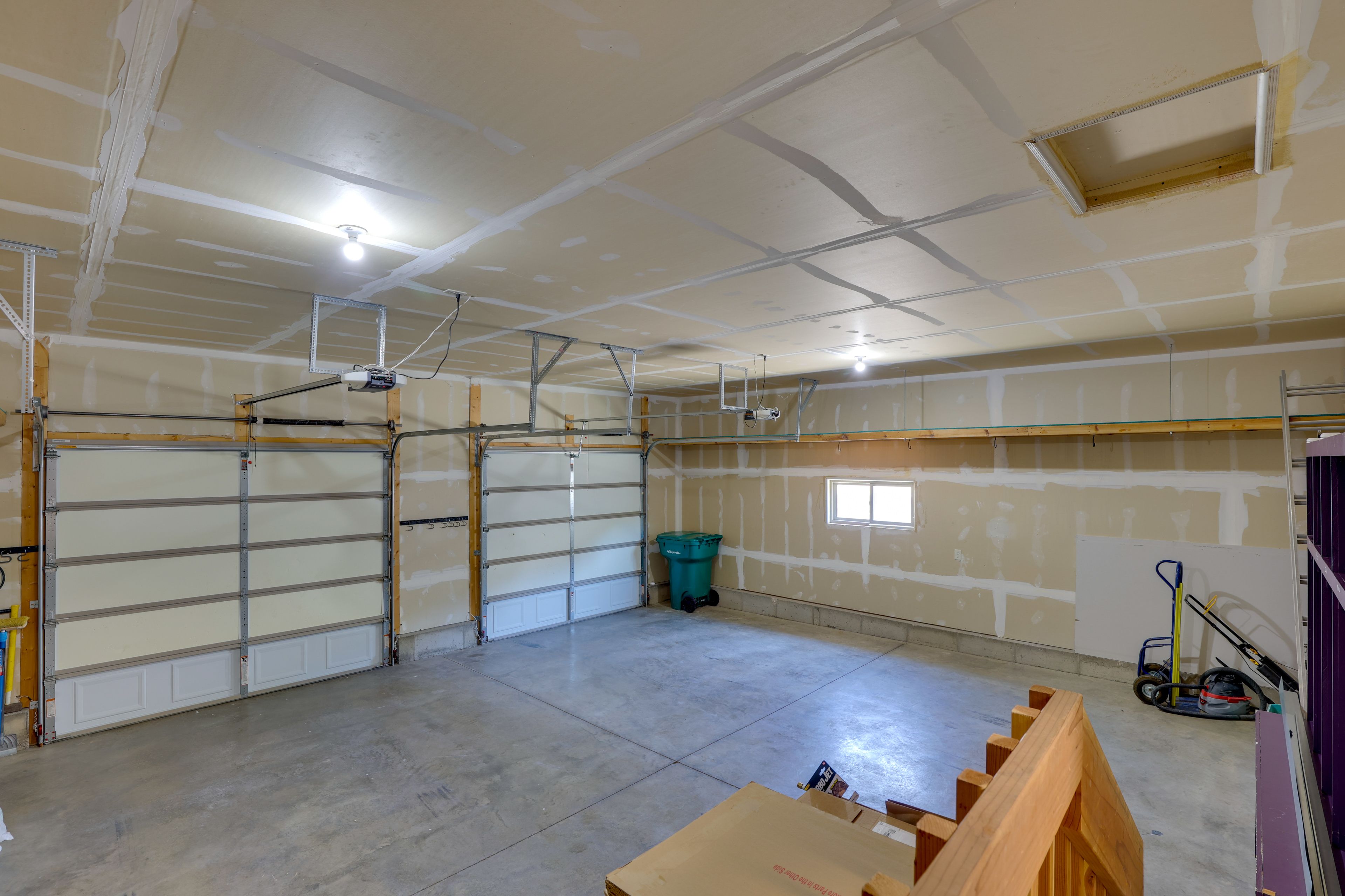 Garage (2 Vehicles) | Driveway (2 Vehicles) | Street Parking | Trailers Allowed