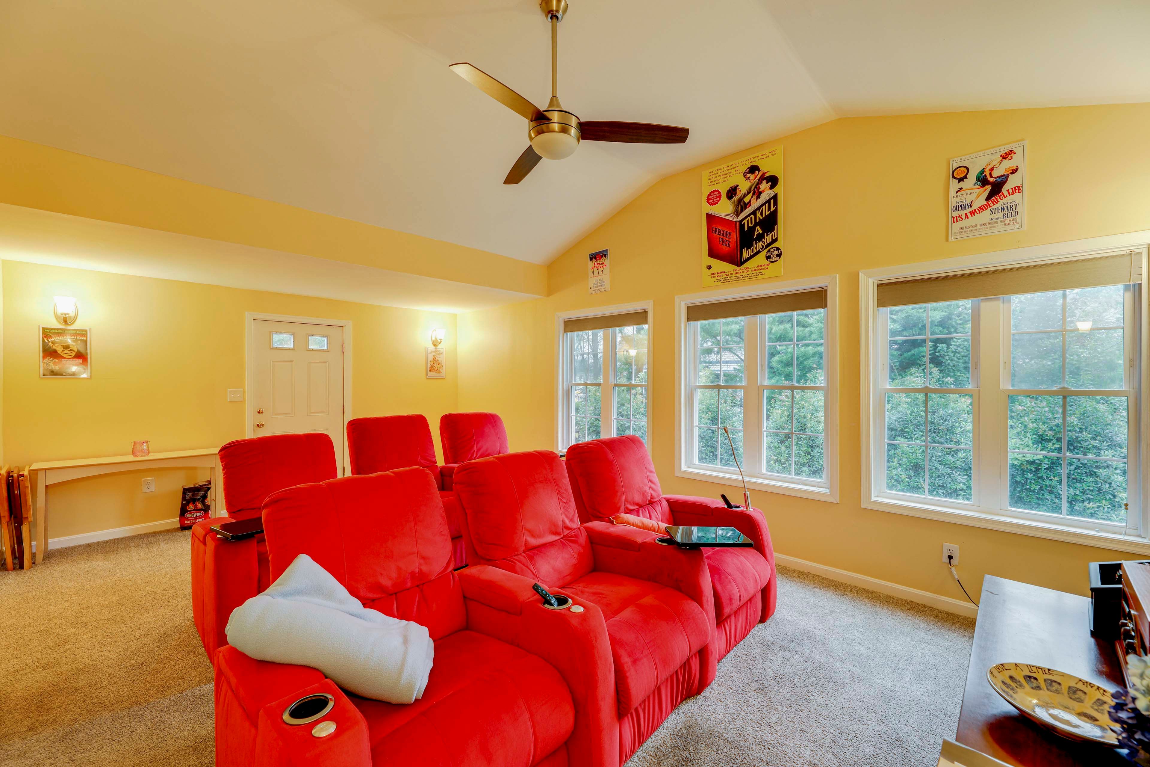 Home Theater Room | Smart TV