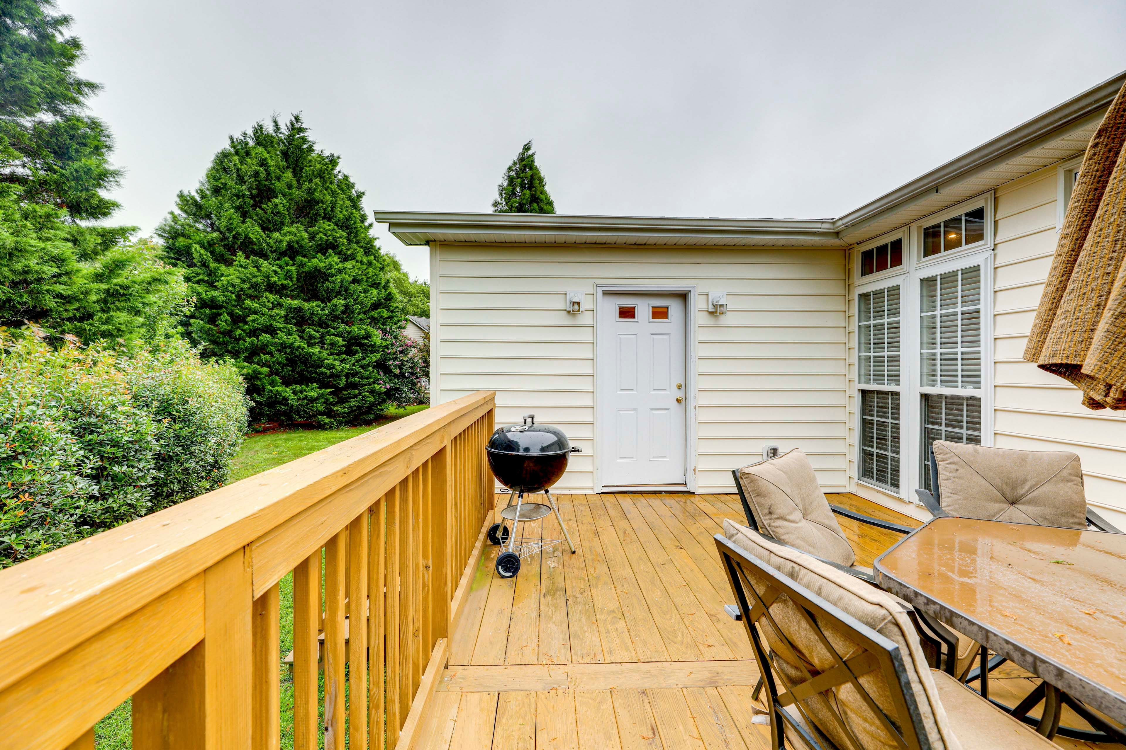 Private Deck | Charcoal Grill