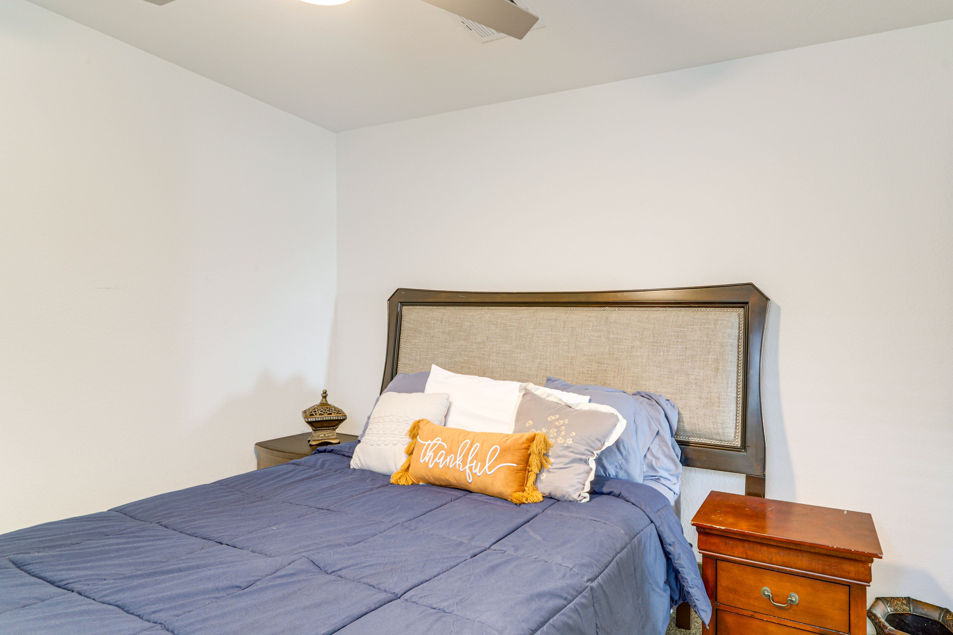 Bedroom 2 | Queen Bed