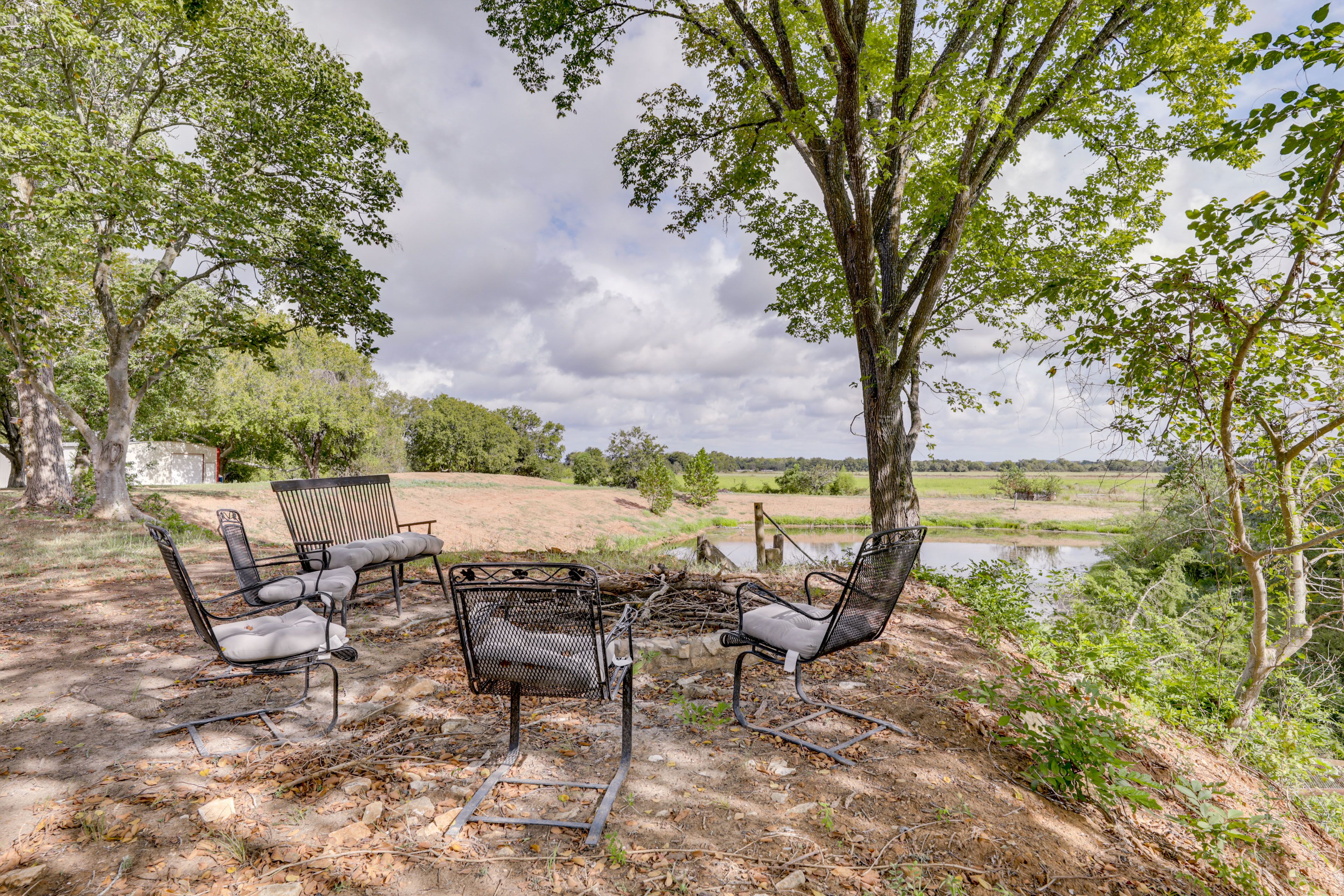 Private Yard | Fire Pit | Pond View