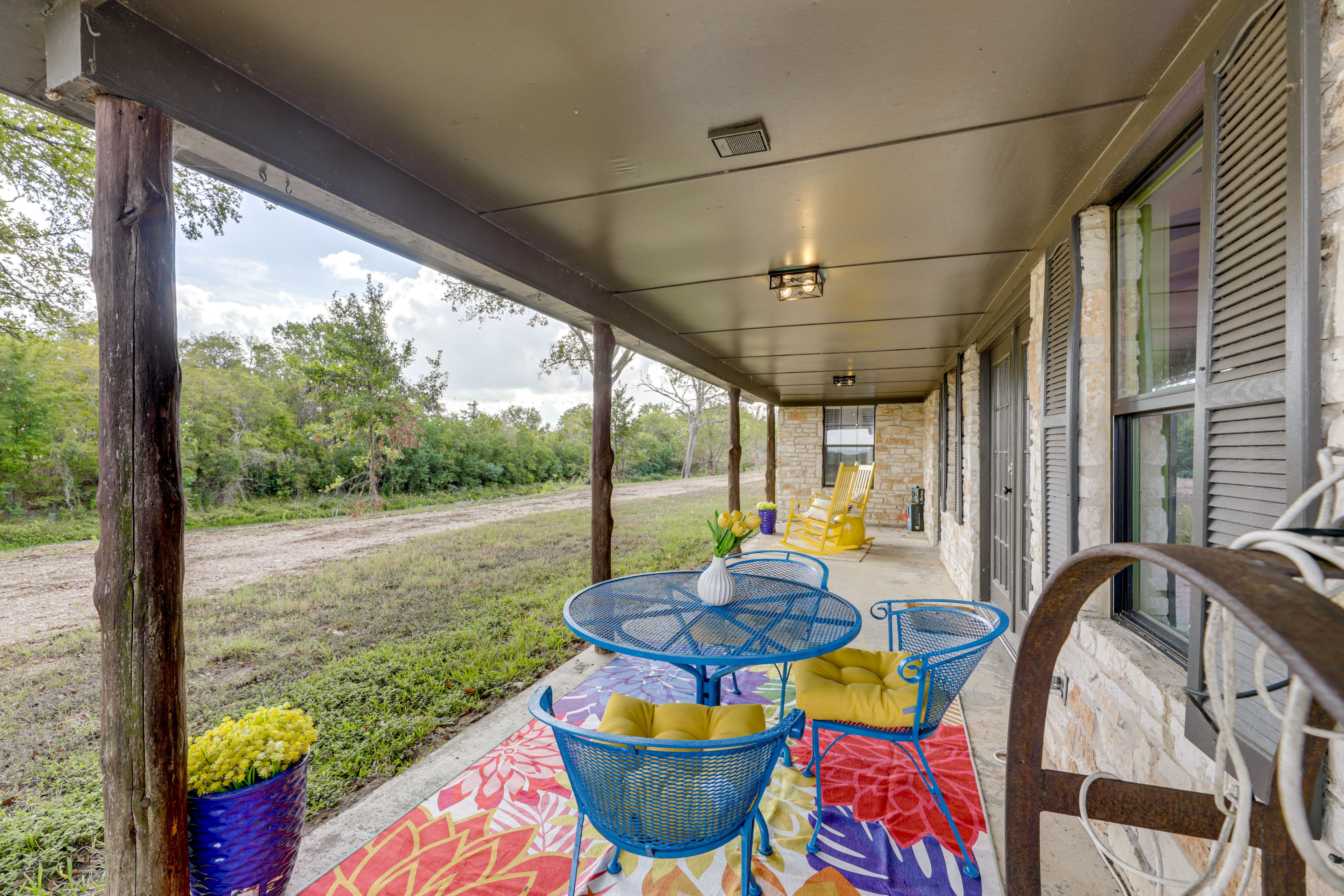 Covered Porch | Dining Area | Rocking Chairs