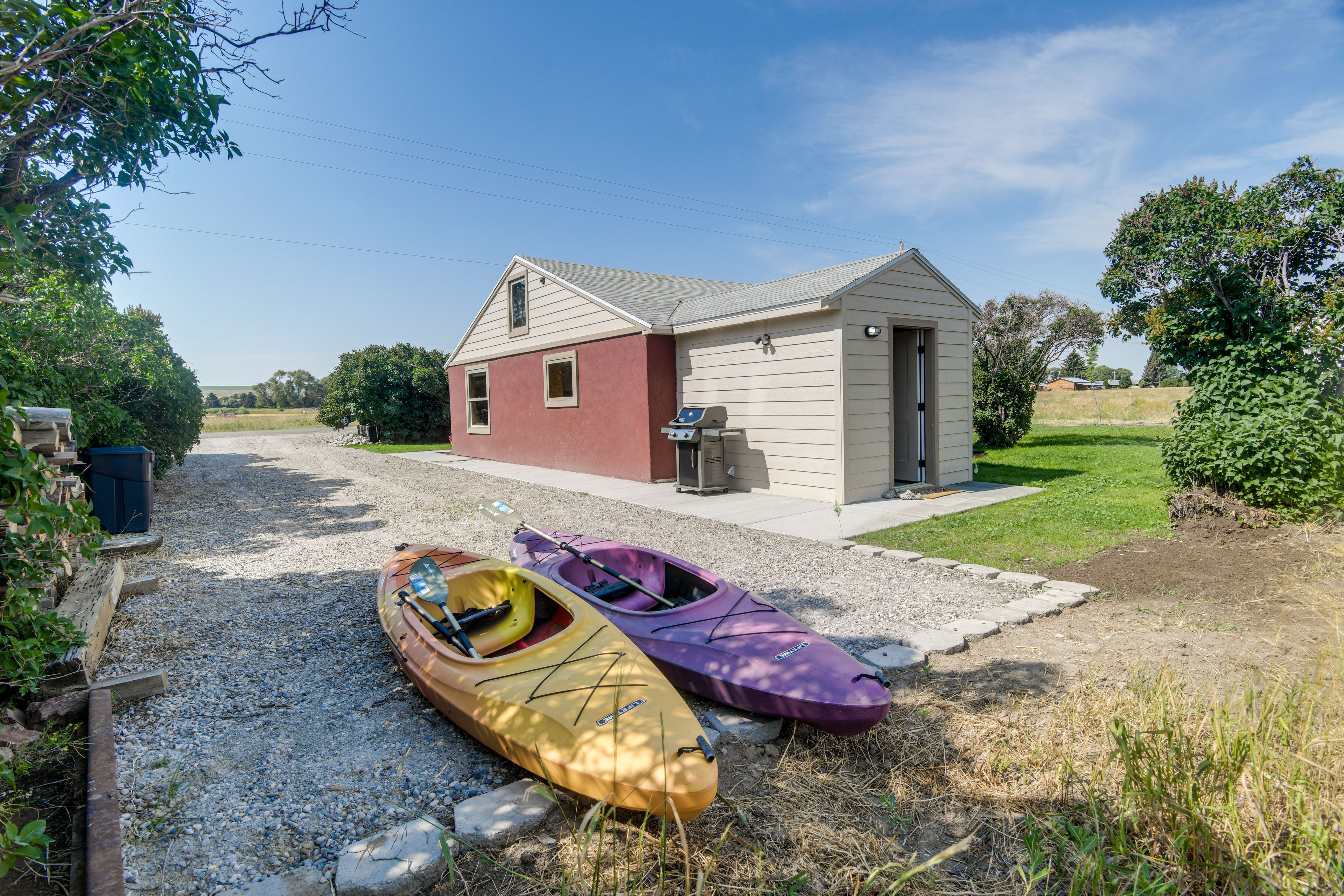 Property Exterior | Gas Grill | Driveway Parking (2 Vehicles)