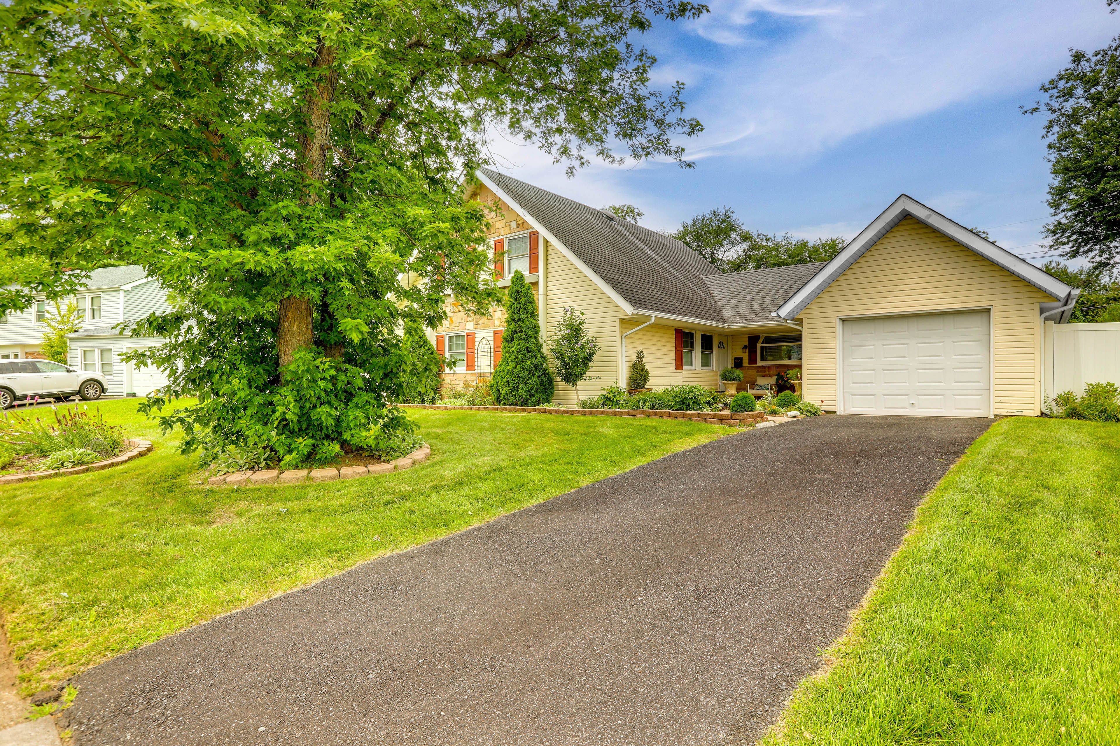 Parking | Driveway (2 Vehicles) | Free Street Parking (First-Come, First-Served)