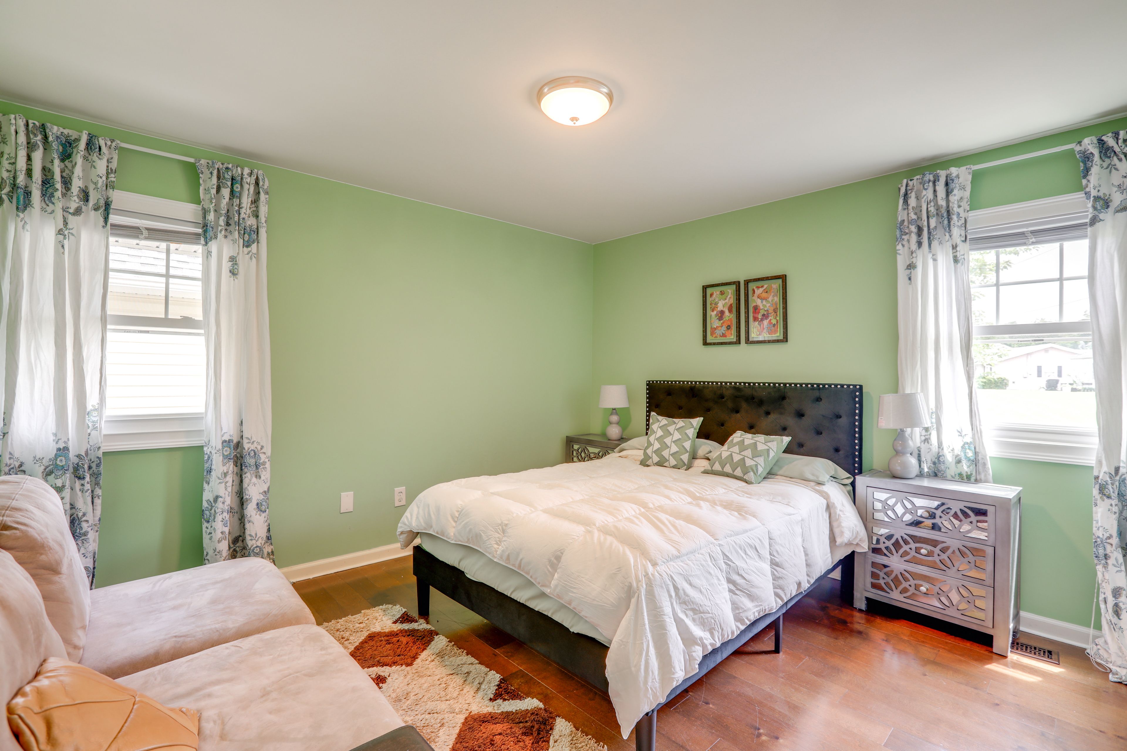 Bedroom 1 | Queen Bed | Linens Provided