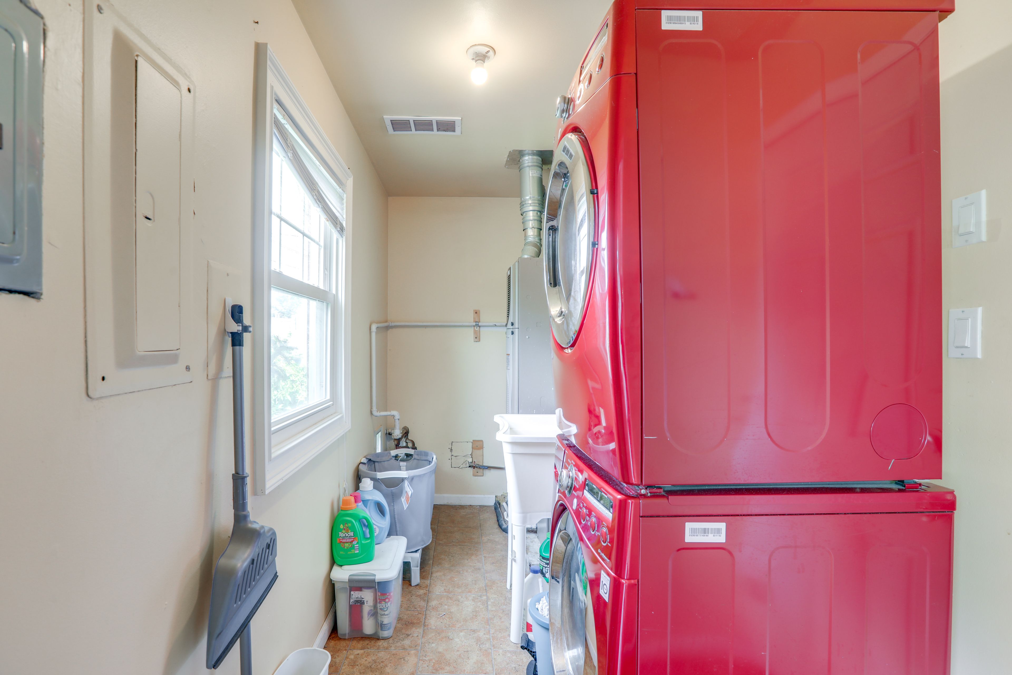 Laundry Room | Washer & Dryer