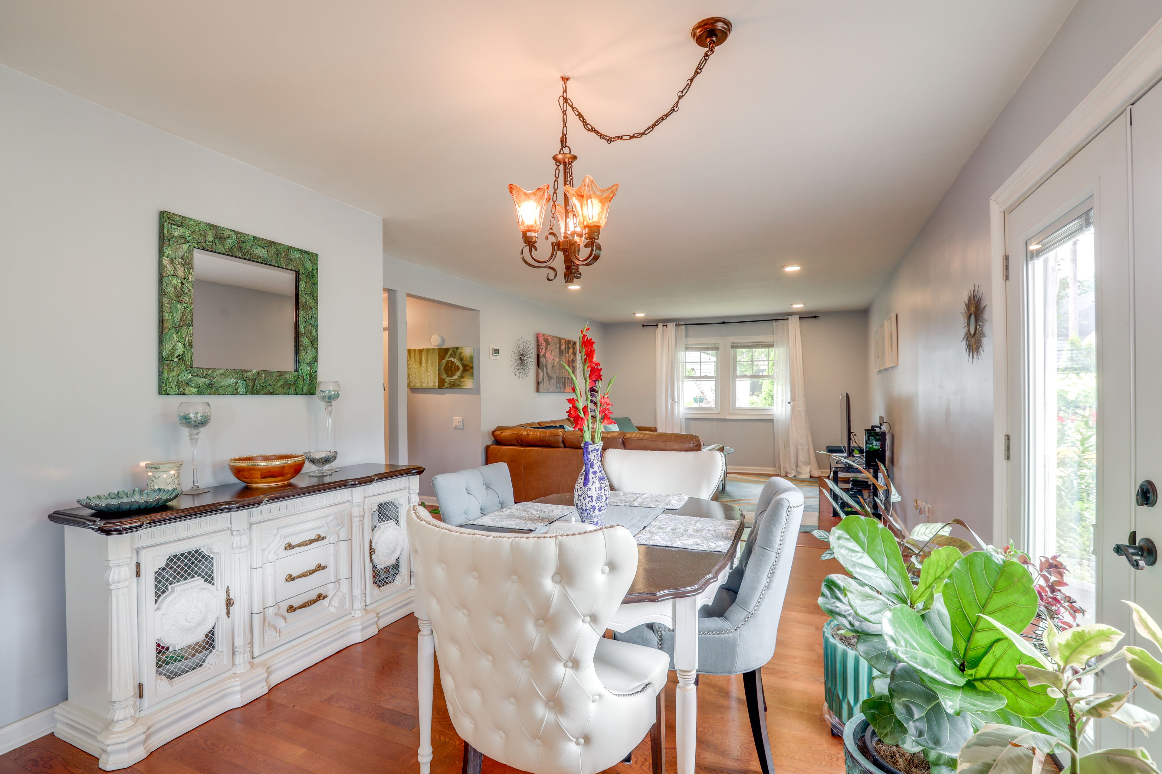 Dining Area | Dishware & Flatware