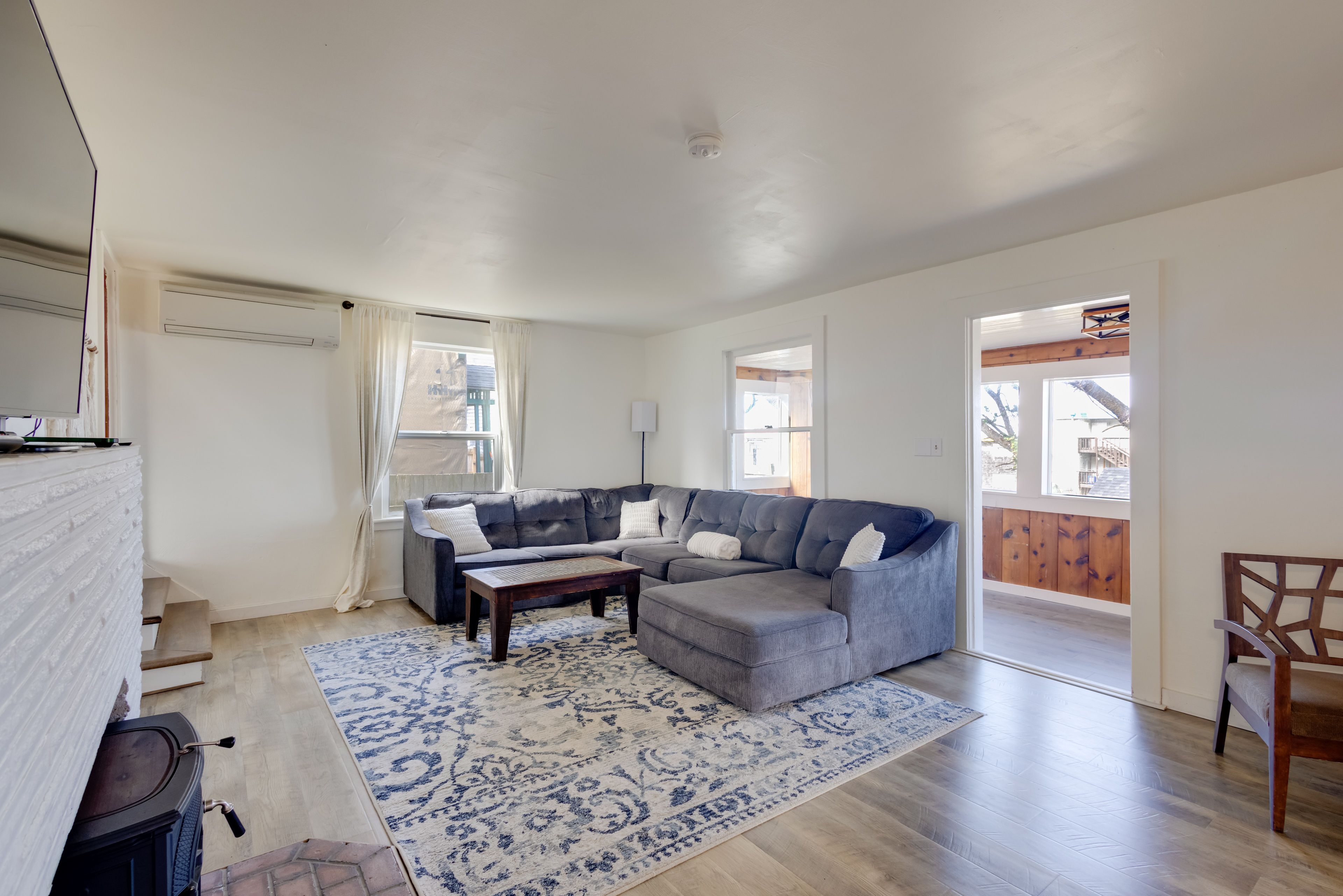 Living Room | 1st Floor | Free WiFi | Smart TV