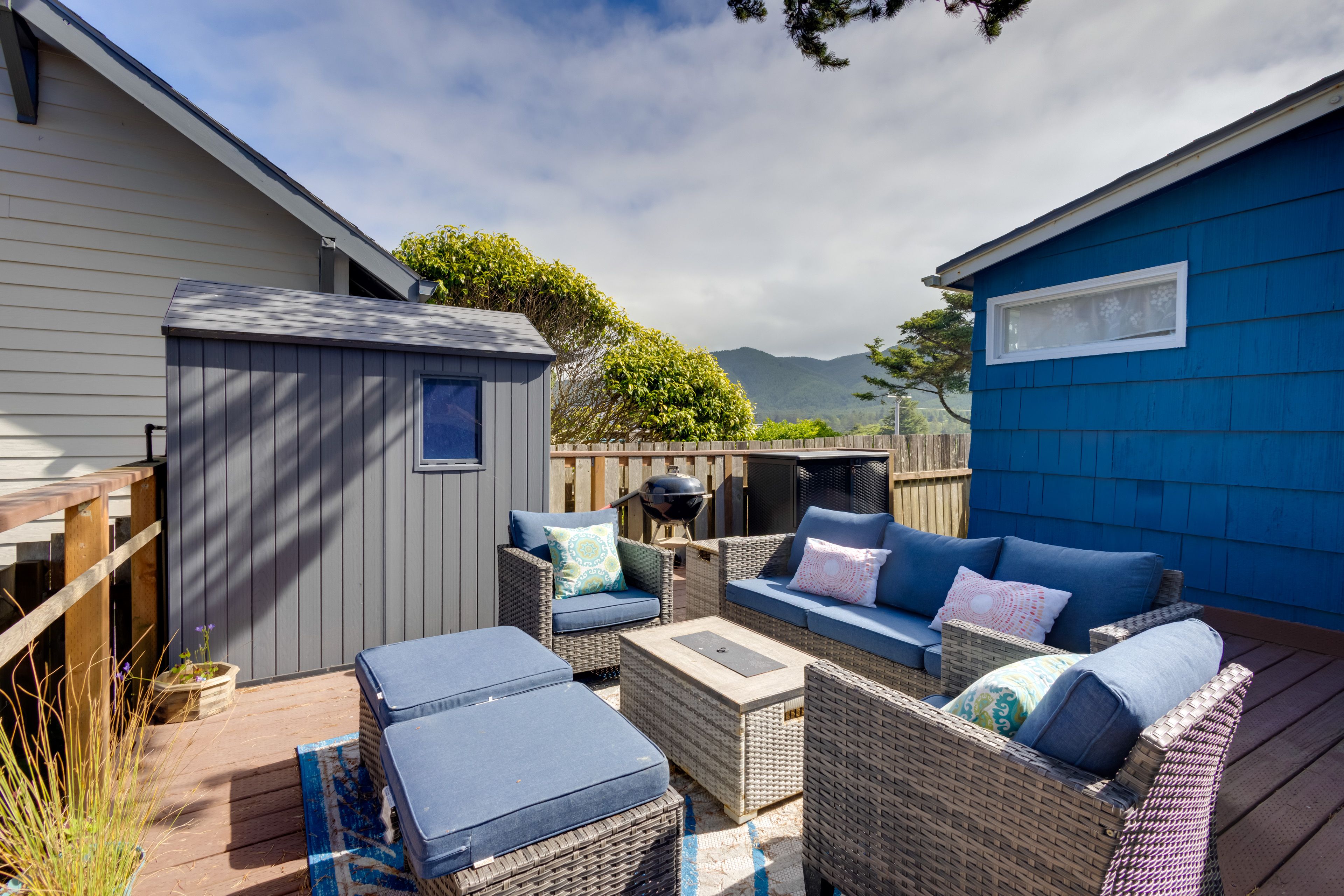 Rockaway Beach Vacation Rental | 3BR | 2BA | 1,850 Sq Ft | Stairs Required