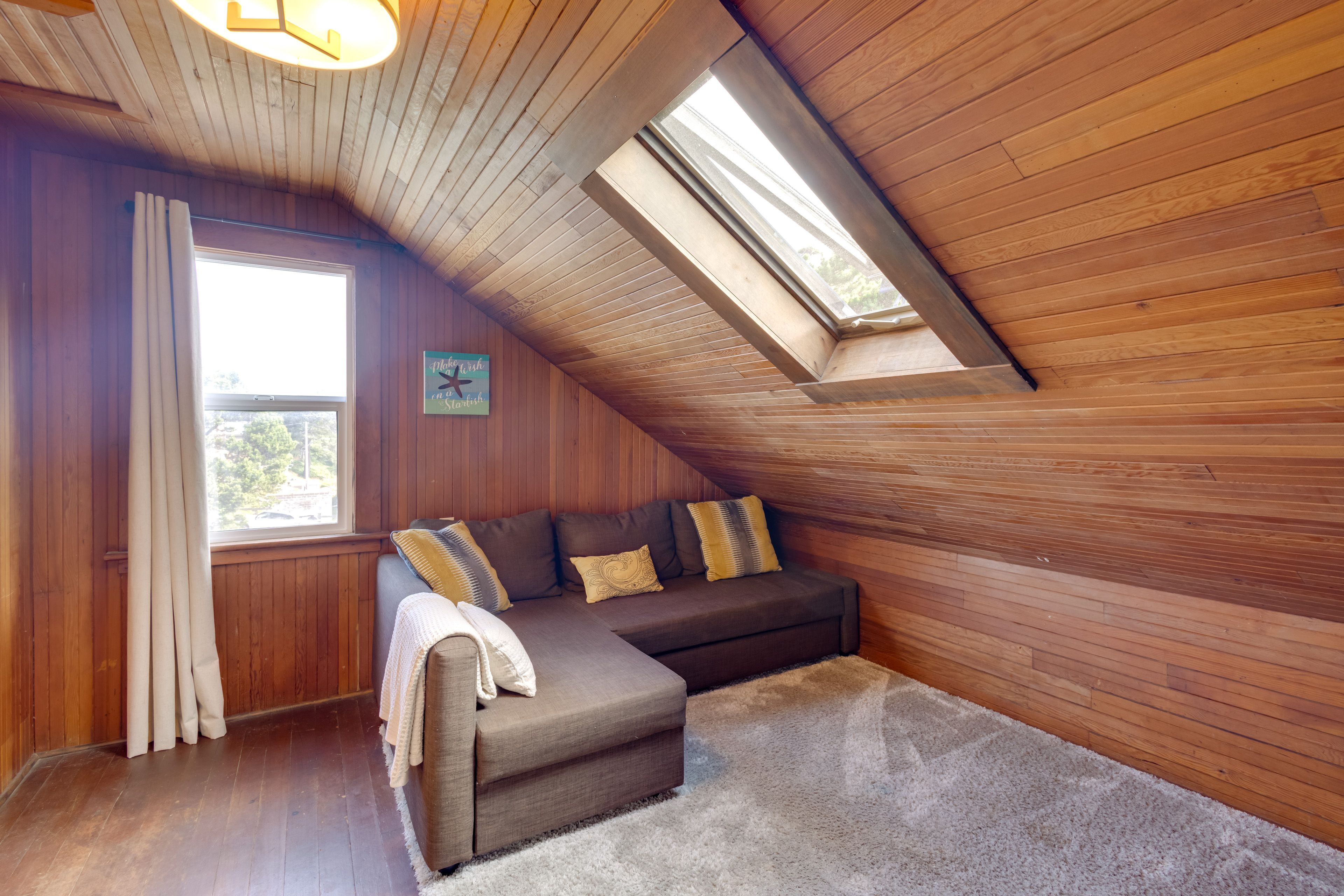 Loft | 2nd Floor | Full Sleeper Sofa | Twin Bed