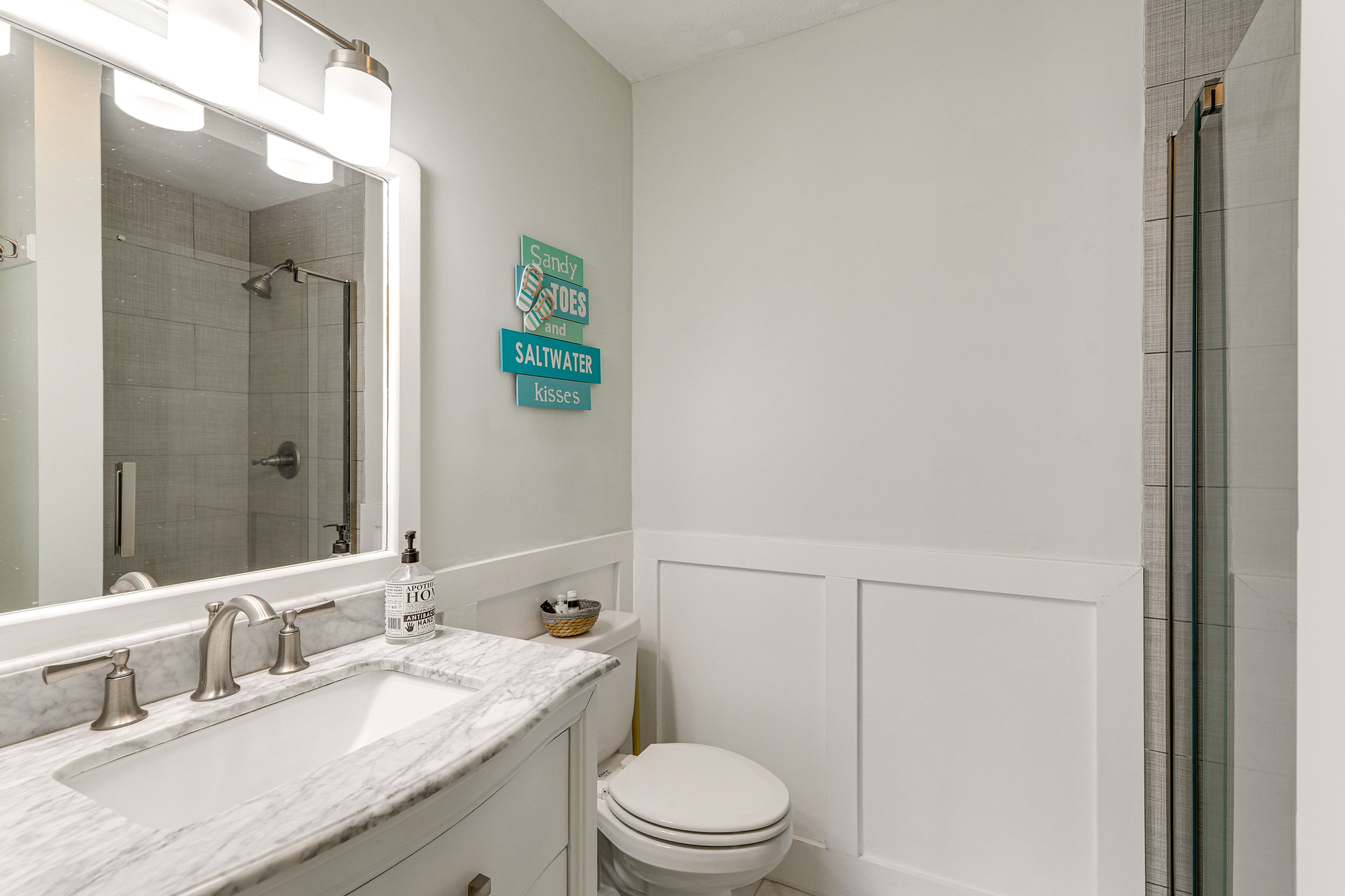 En-Suite Bathroom | 2nd Floor | Towels Provided