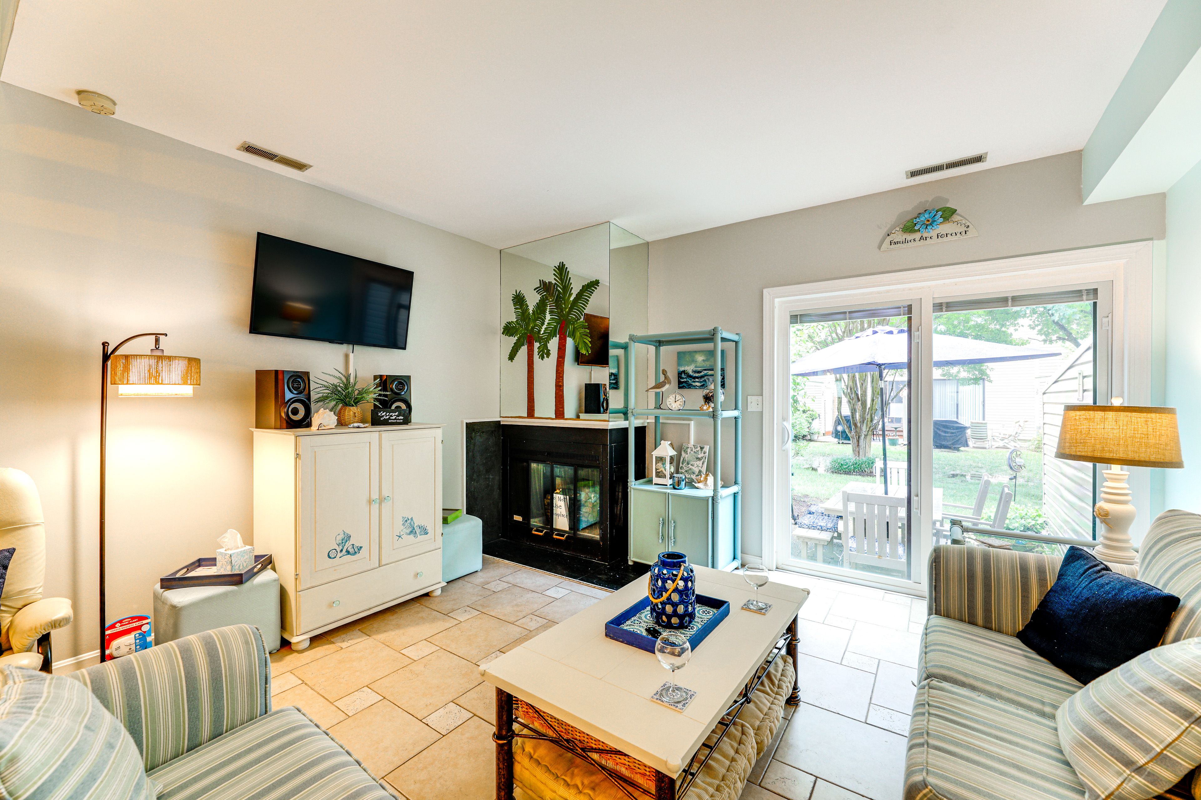Living Room | 1st Floor | Full Sleeper Sofa | Smart TV | Free WiFi