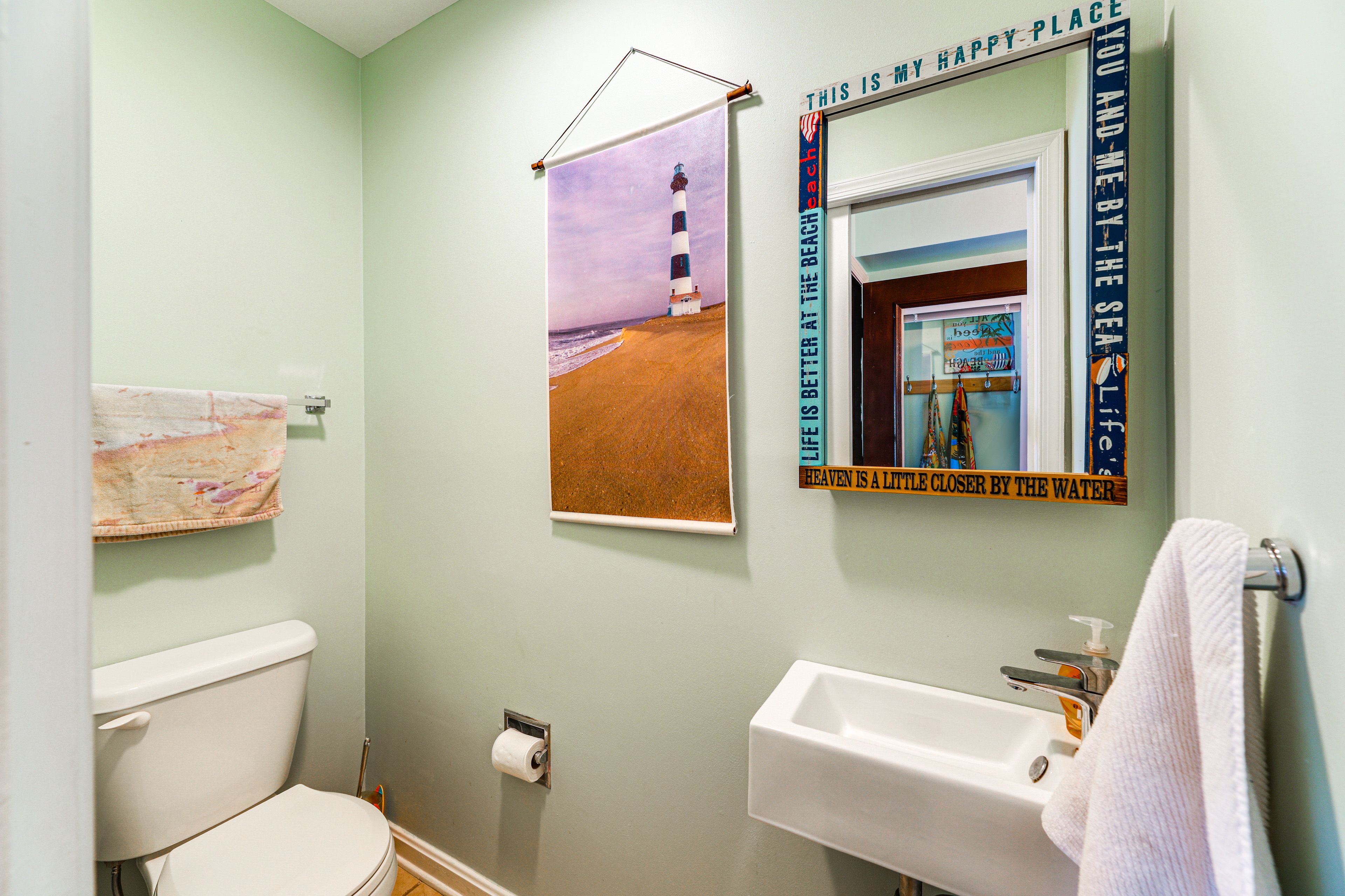 Half Bathroom | 1st Floor