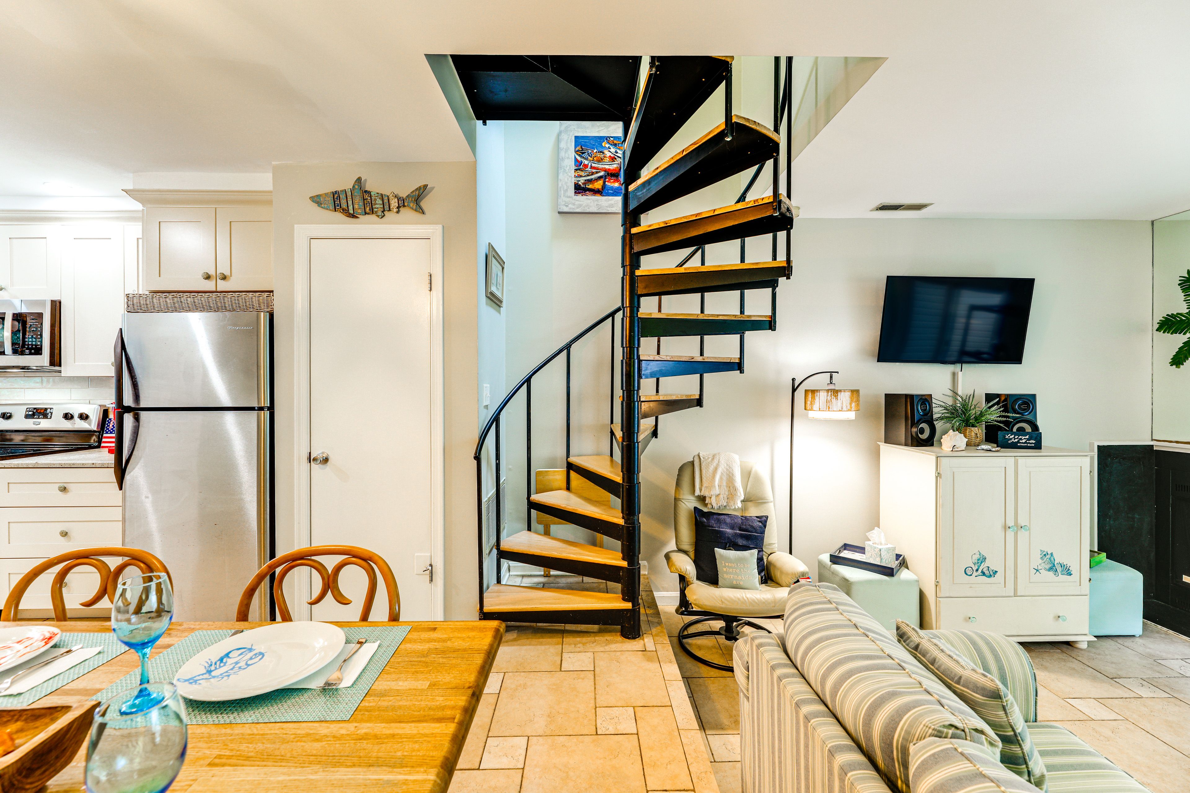 Stairs to 2nd Floor