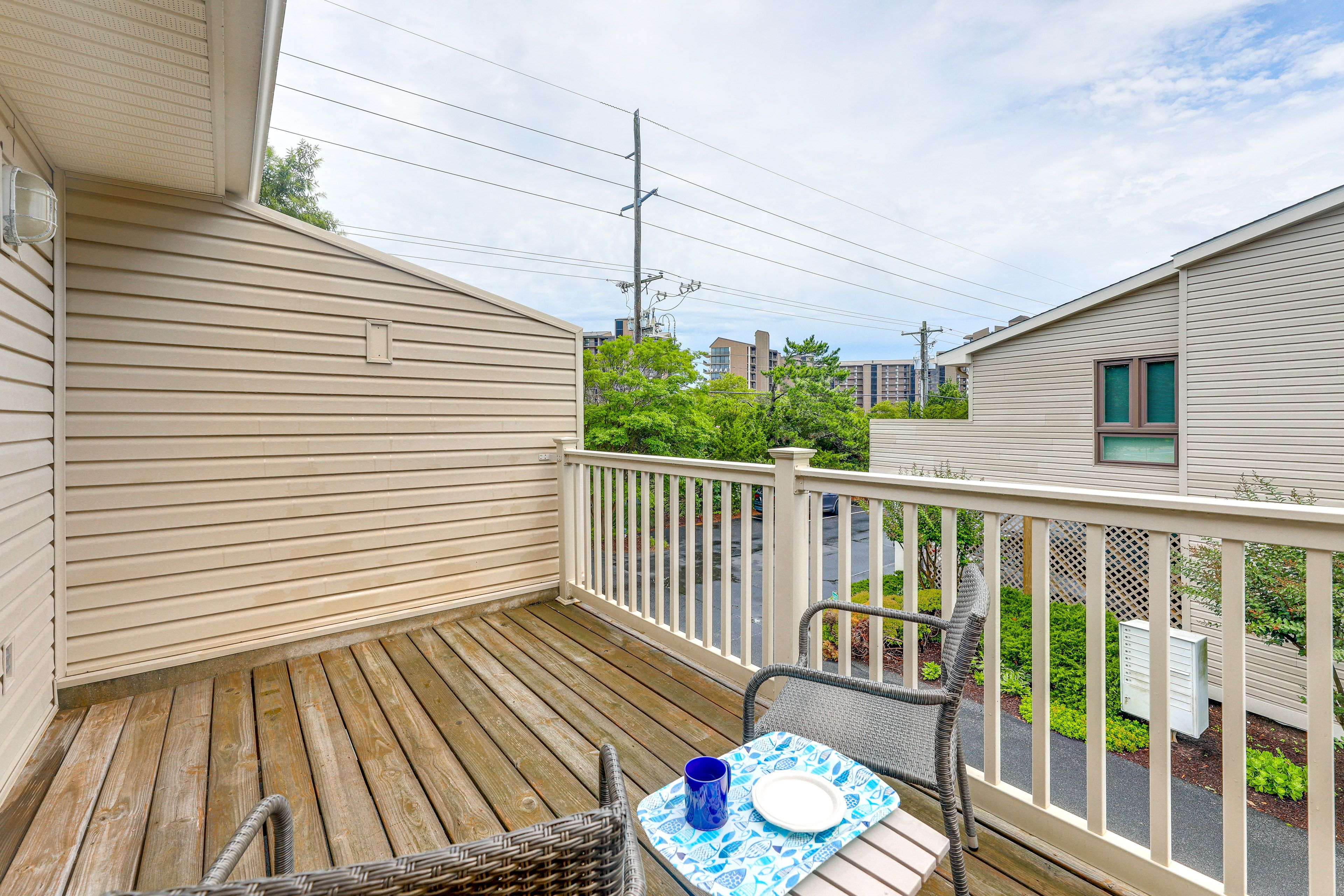 2nd-Floor Deck