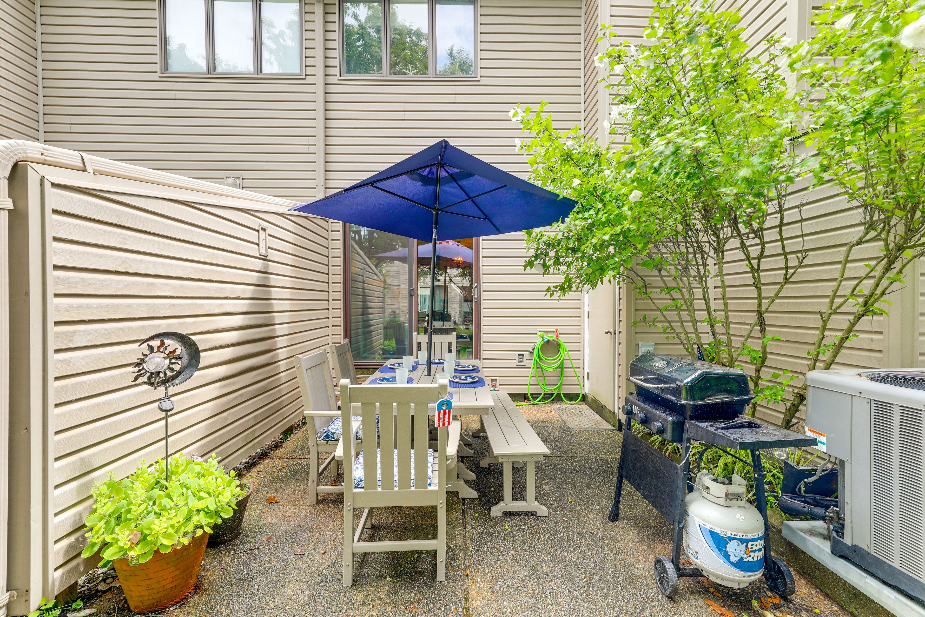 Rear Patio | Gas Grill