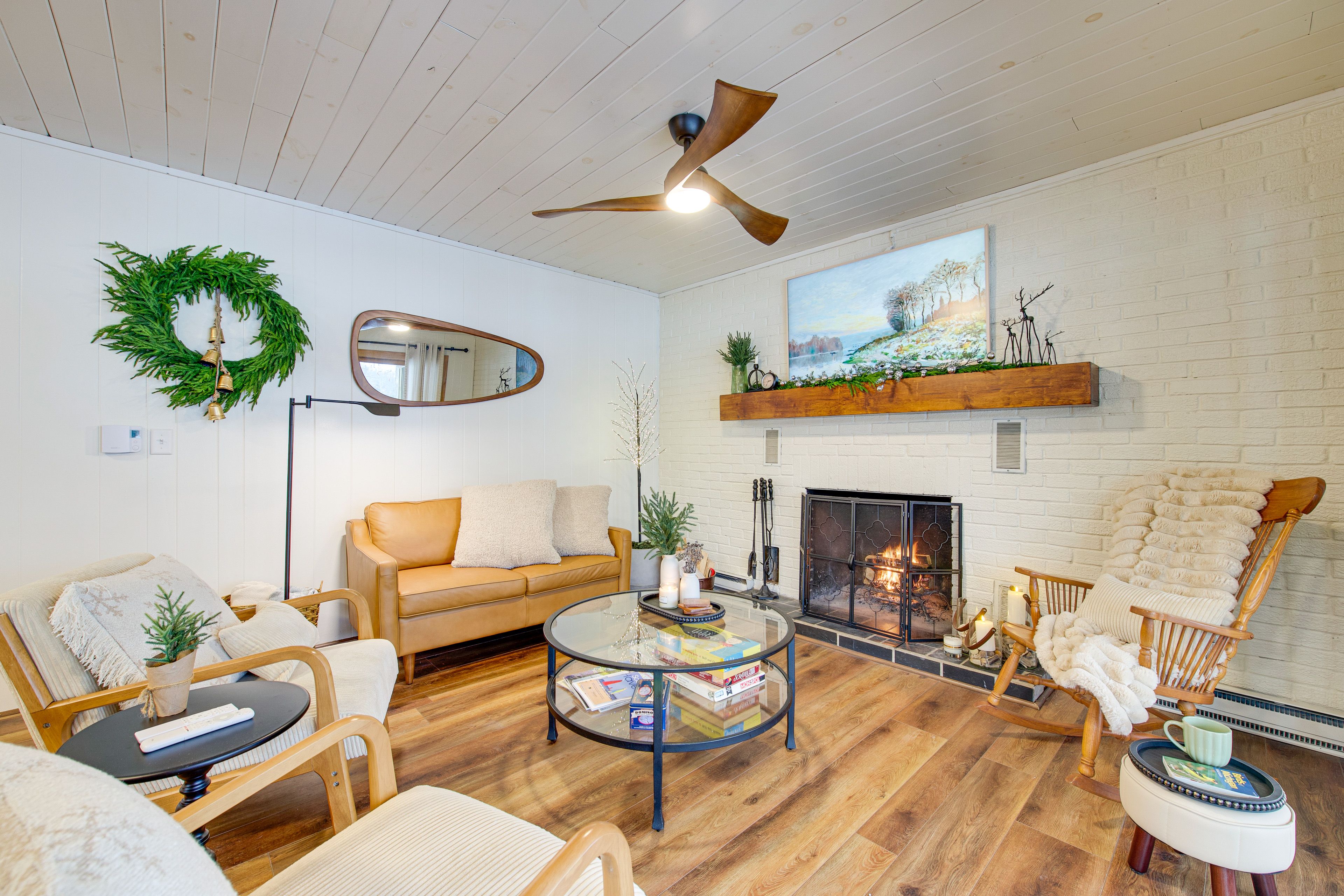 Living Room | Wood-Burning Fireplace | Smart TV | Free WiFi