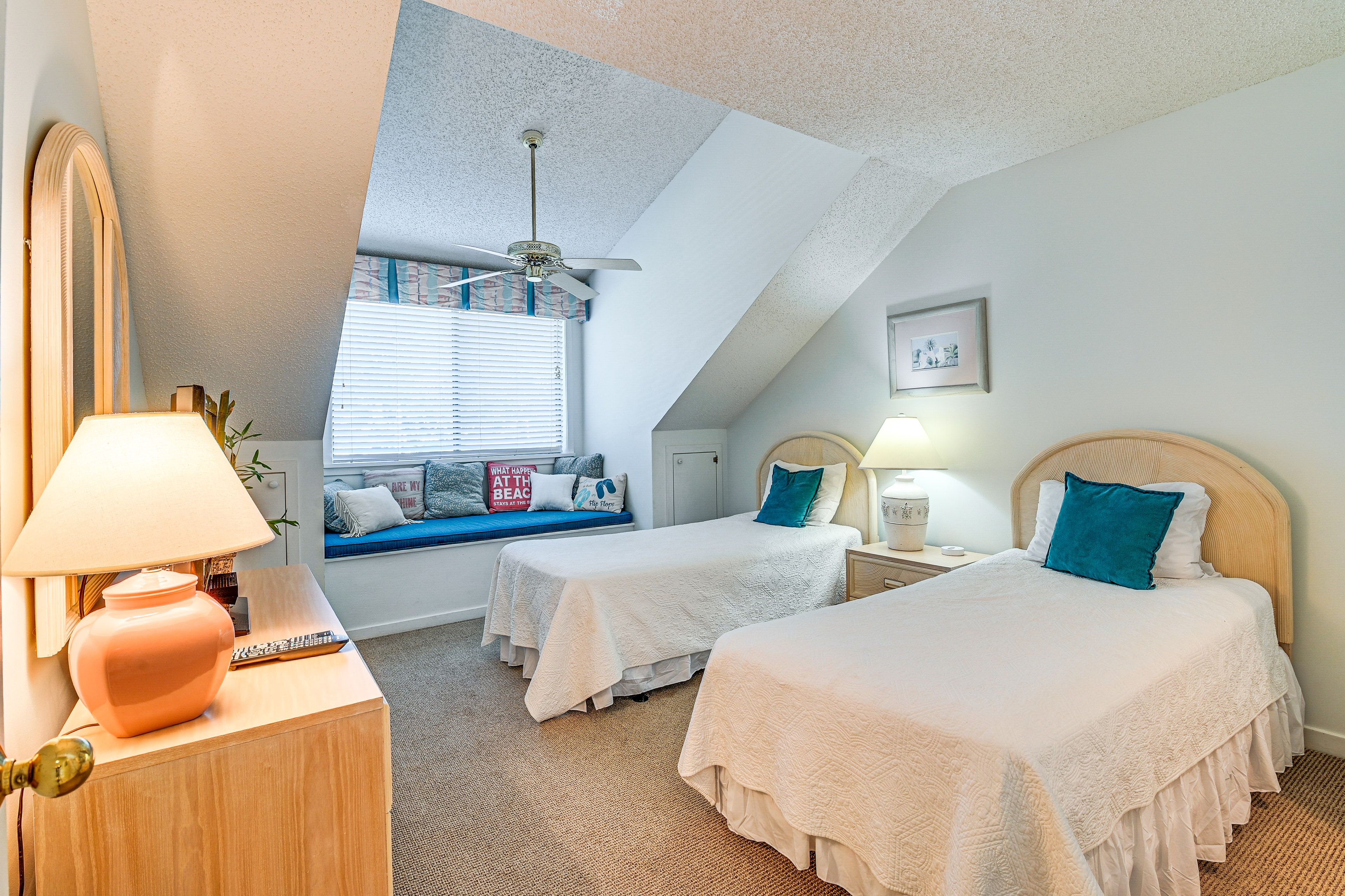 Bedroom 2 | 2 Twin Beds | Linens Provided