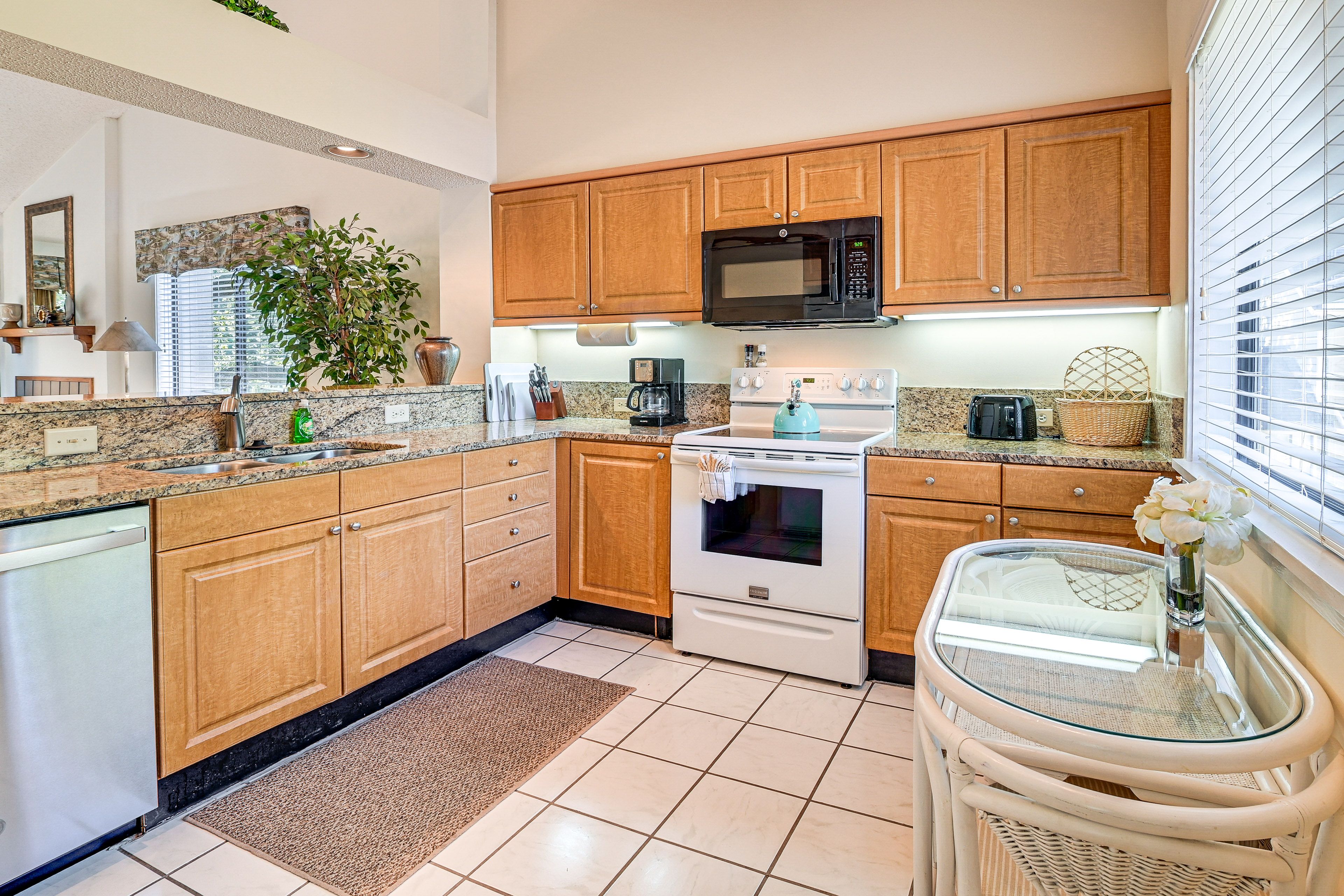 Kitchen | Cooking Basics | Dishware & Flatware | Drip Coffee Maker