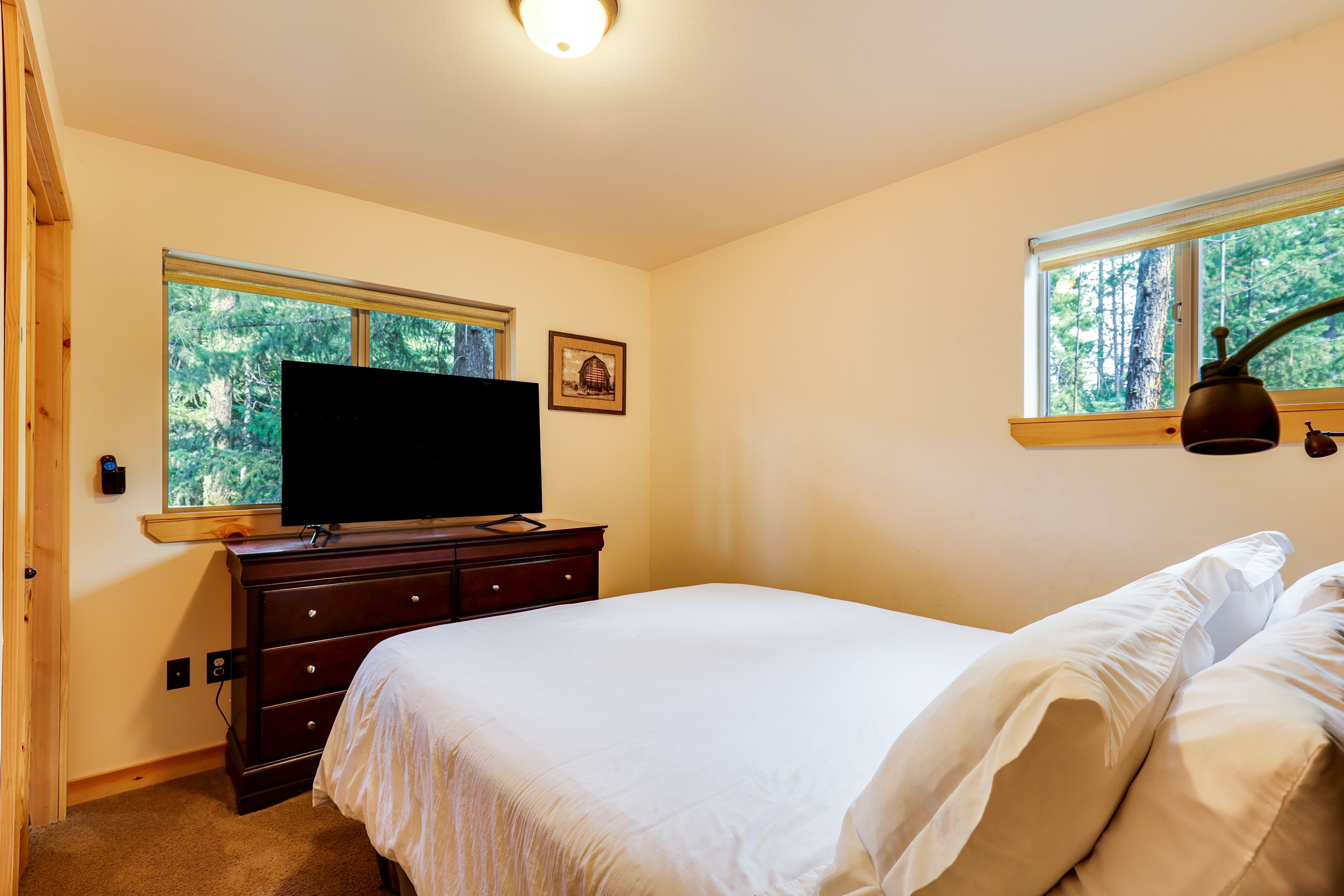 Bedroom 2 | 2nd Floor | Queen Bed
