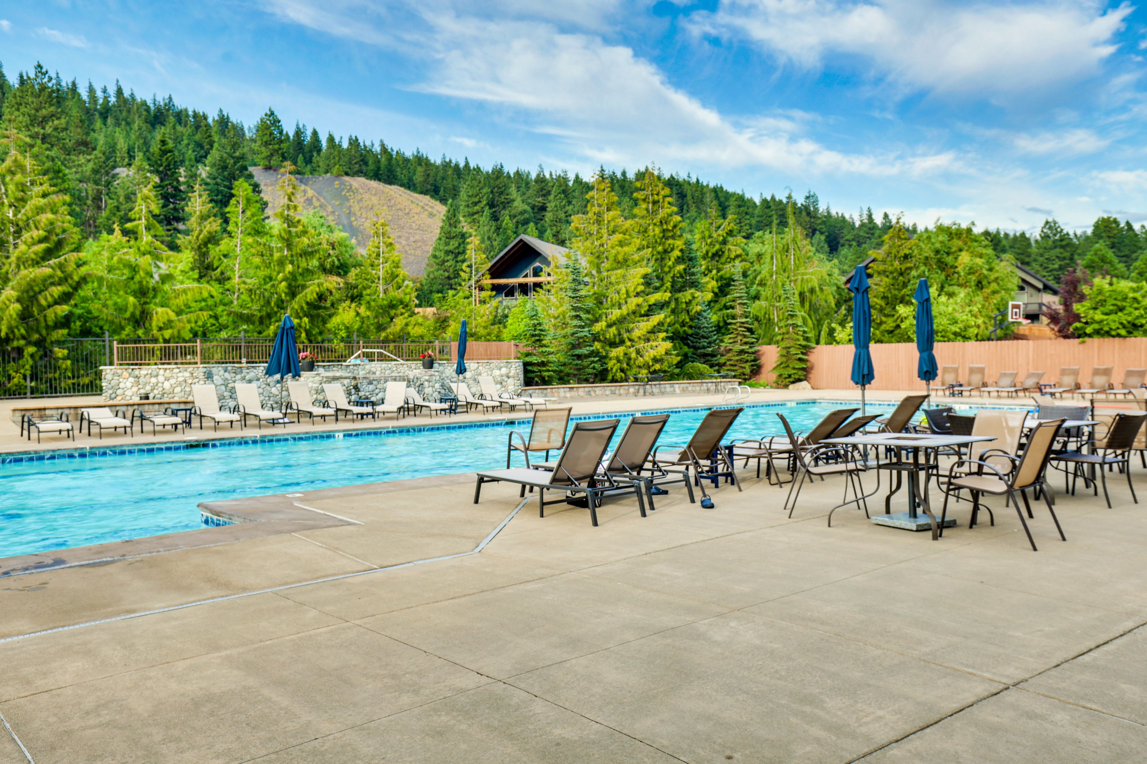 Community Amenities | Basketball Court