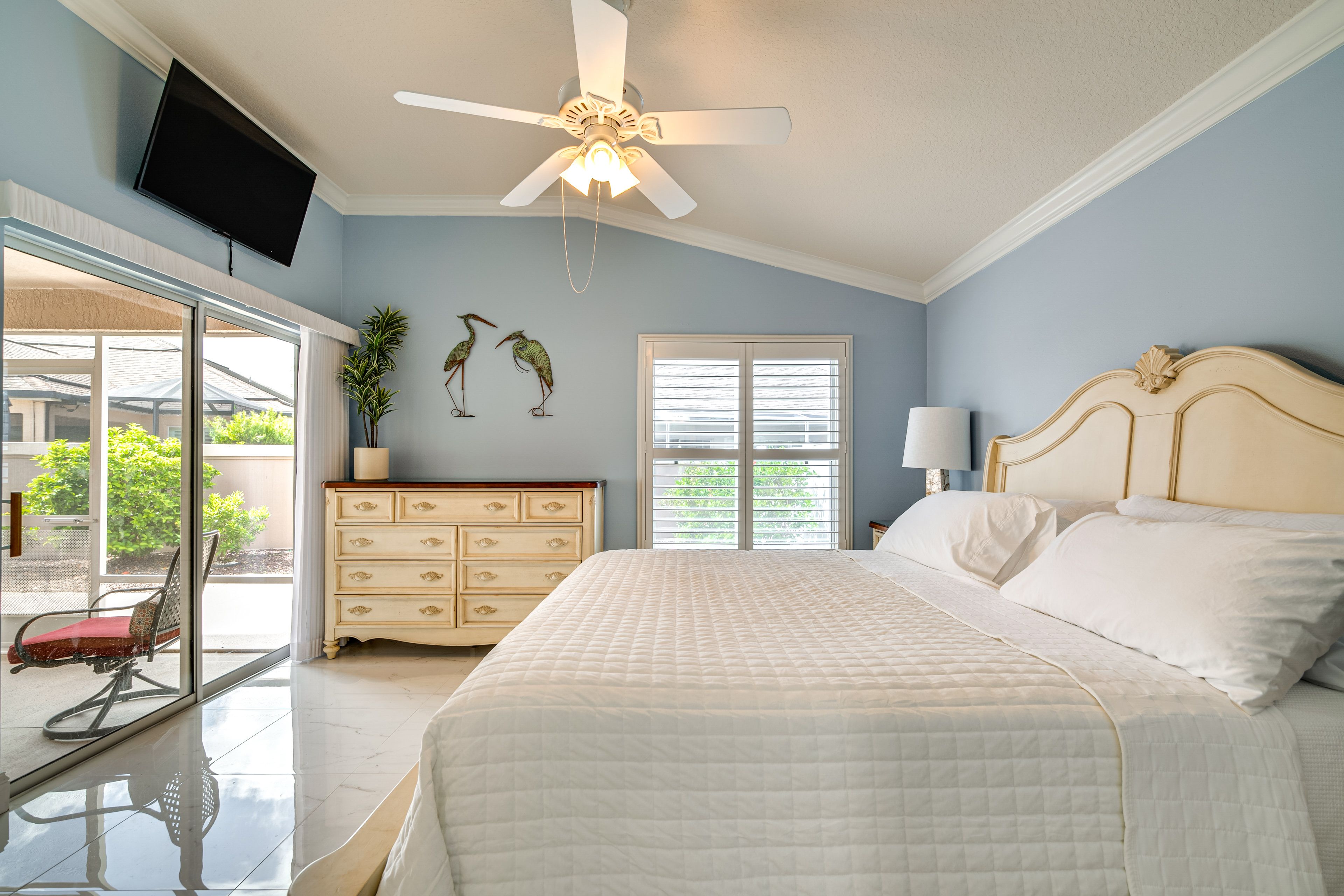 Bedroom 1 | King Bed | En-Suite Bathroom