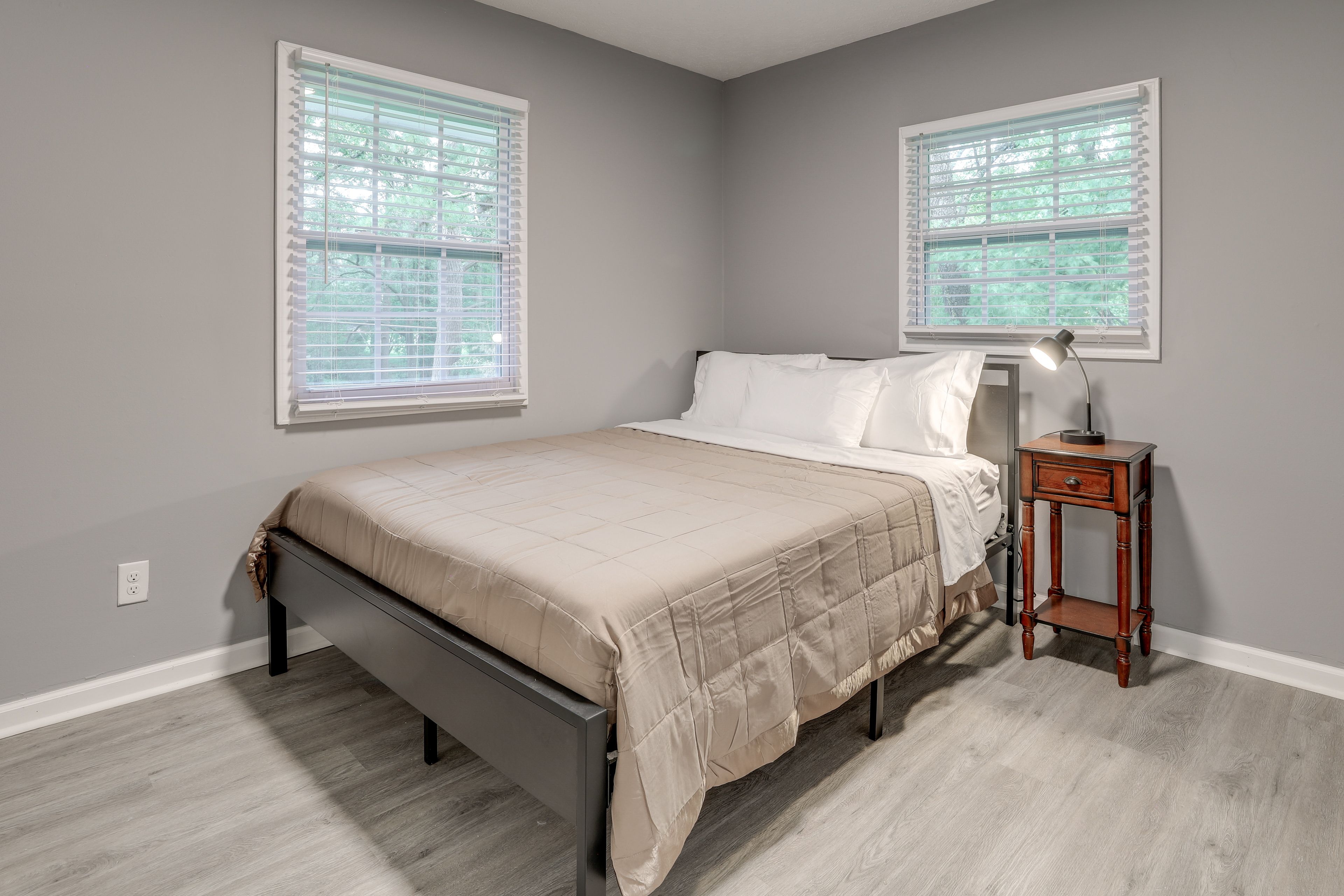 Bedroom 2 | Queen Bed