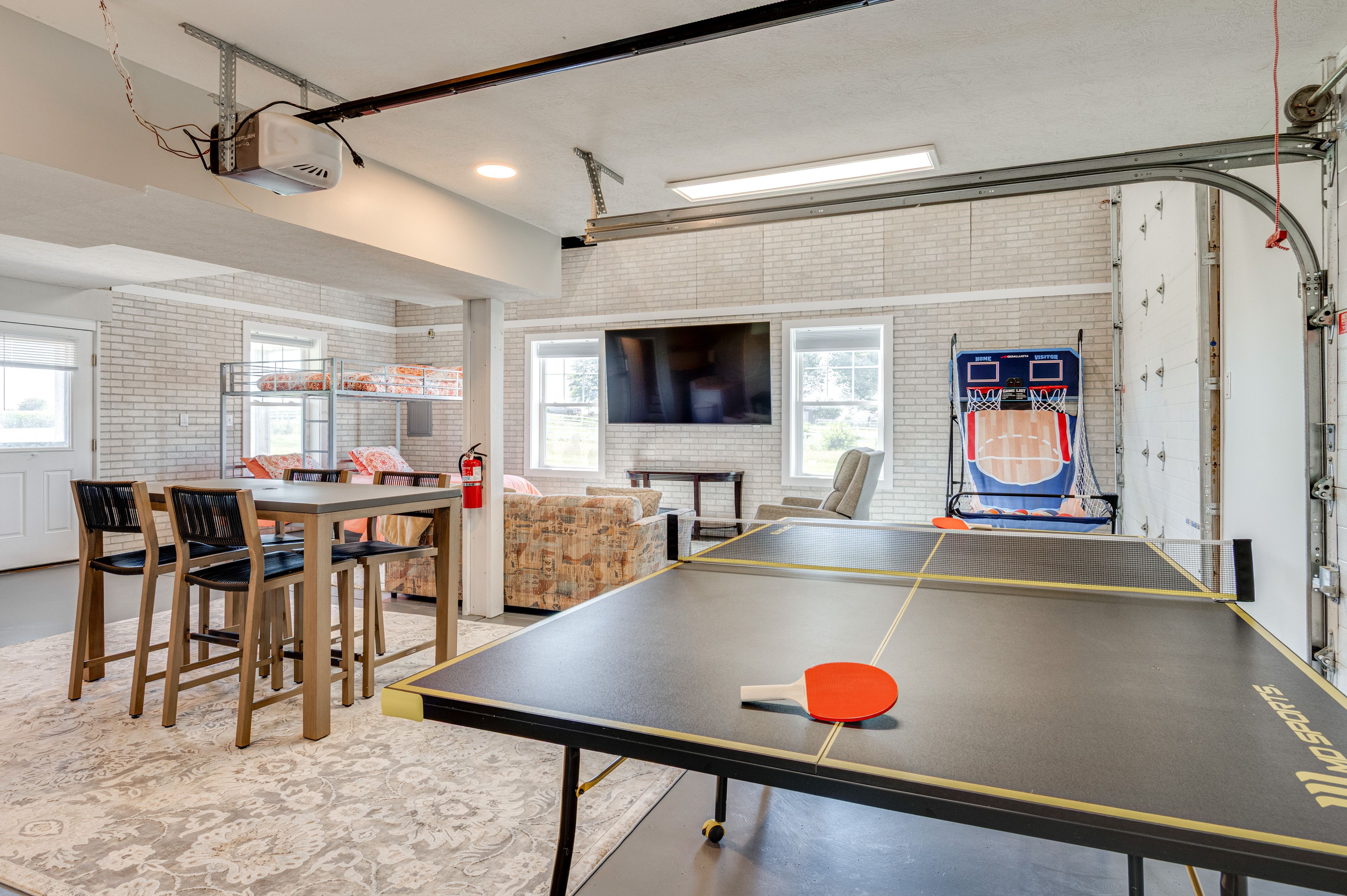 Game Room | Ping-Pong Table | Basketball Game | Dining Area