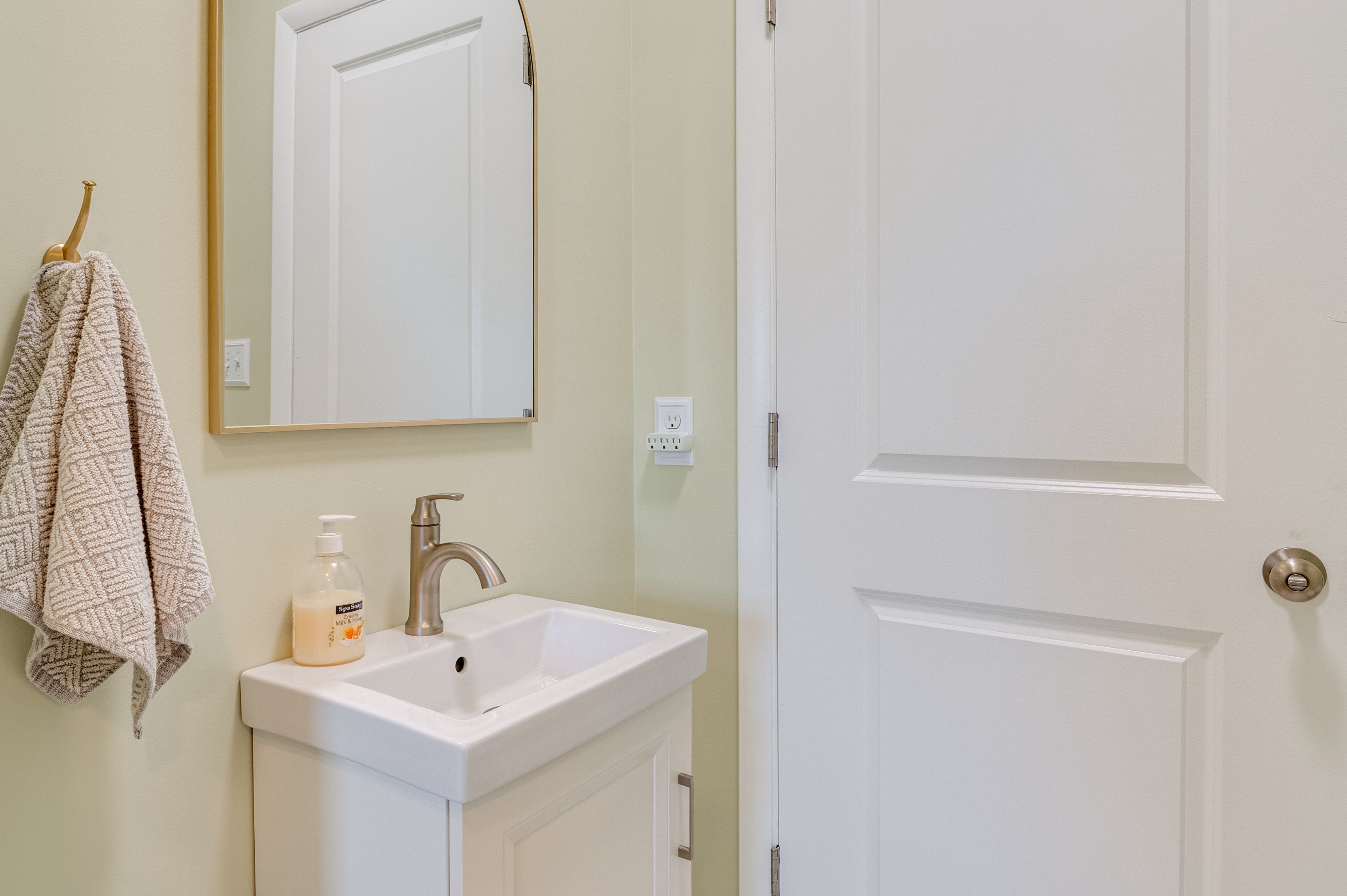 Jack-and-Jill Half Bathroom | 2nd Floor