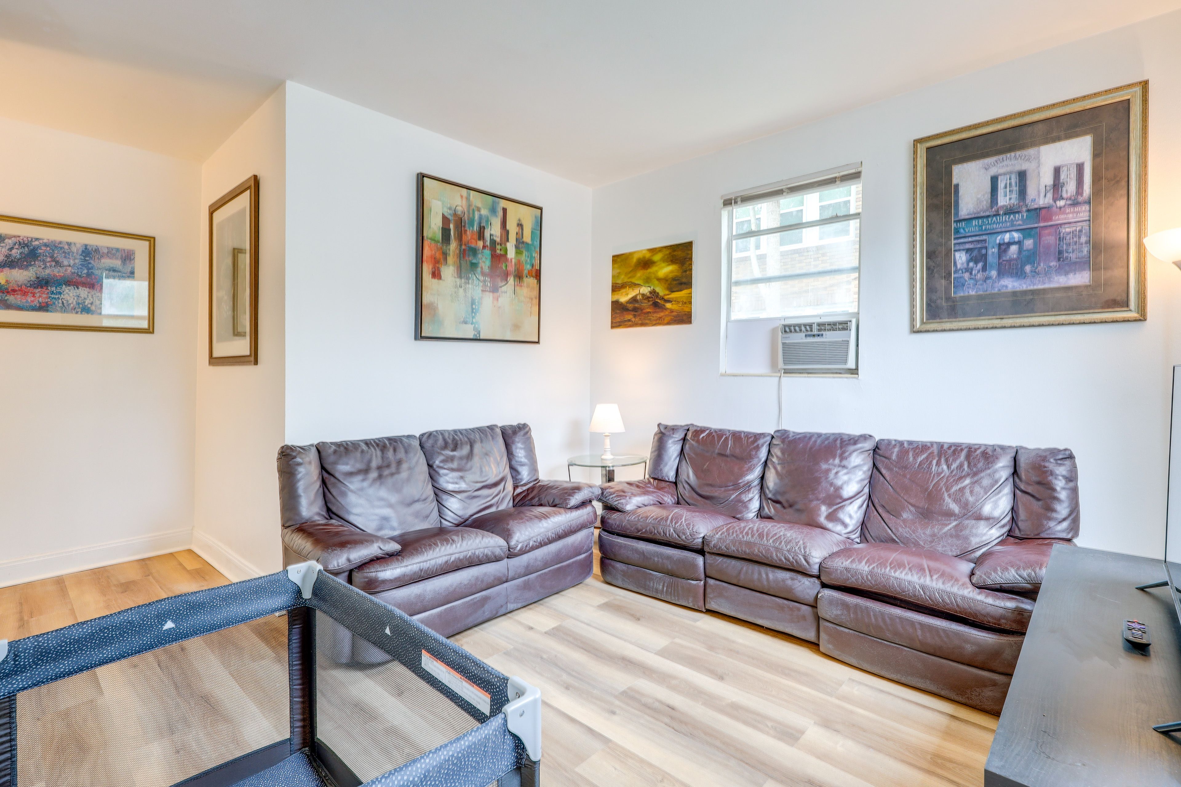 Living Room | Smart TV