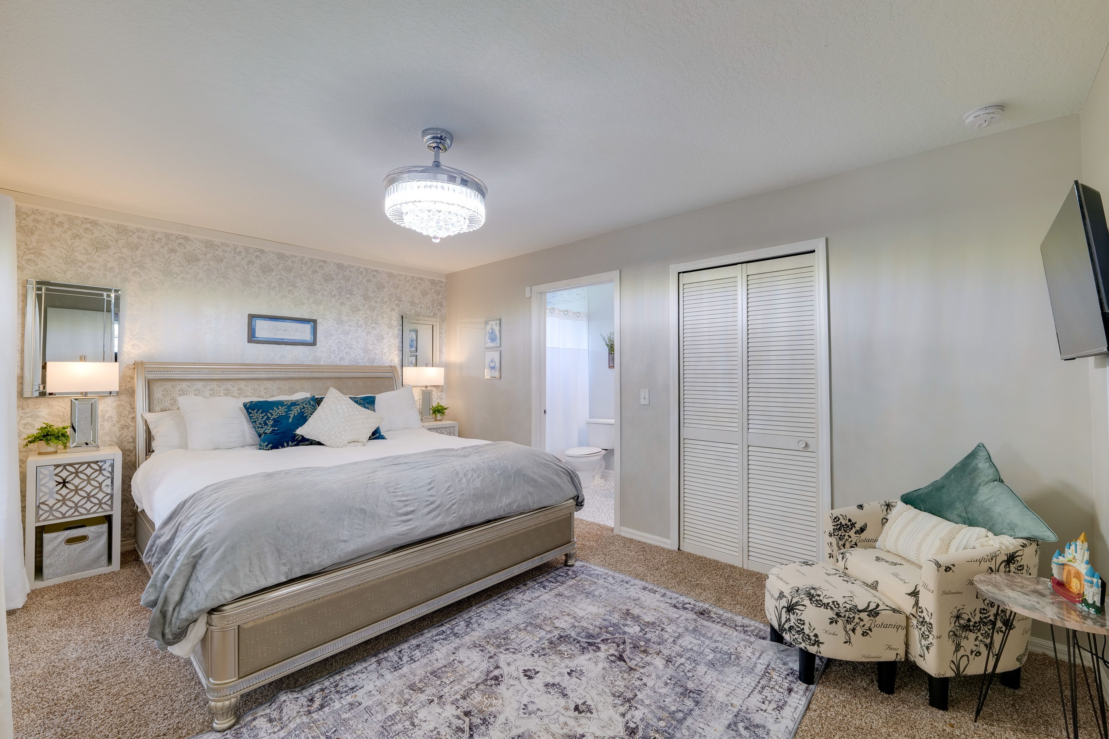 Bedroom Suite 1 | King Bed | Linens Provided | En-Suite Bathroom | Deck Access
