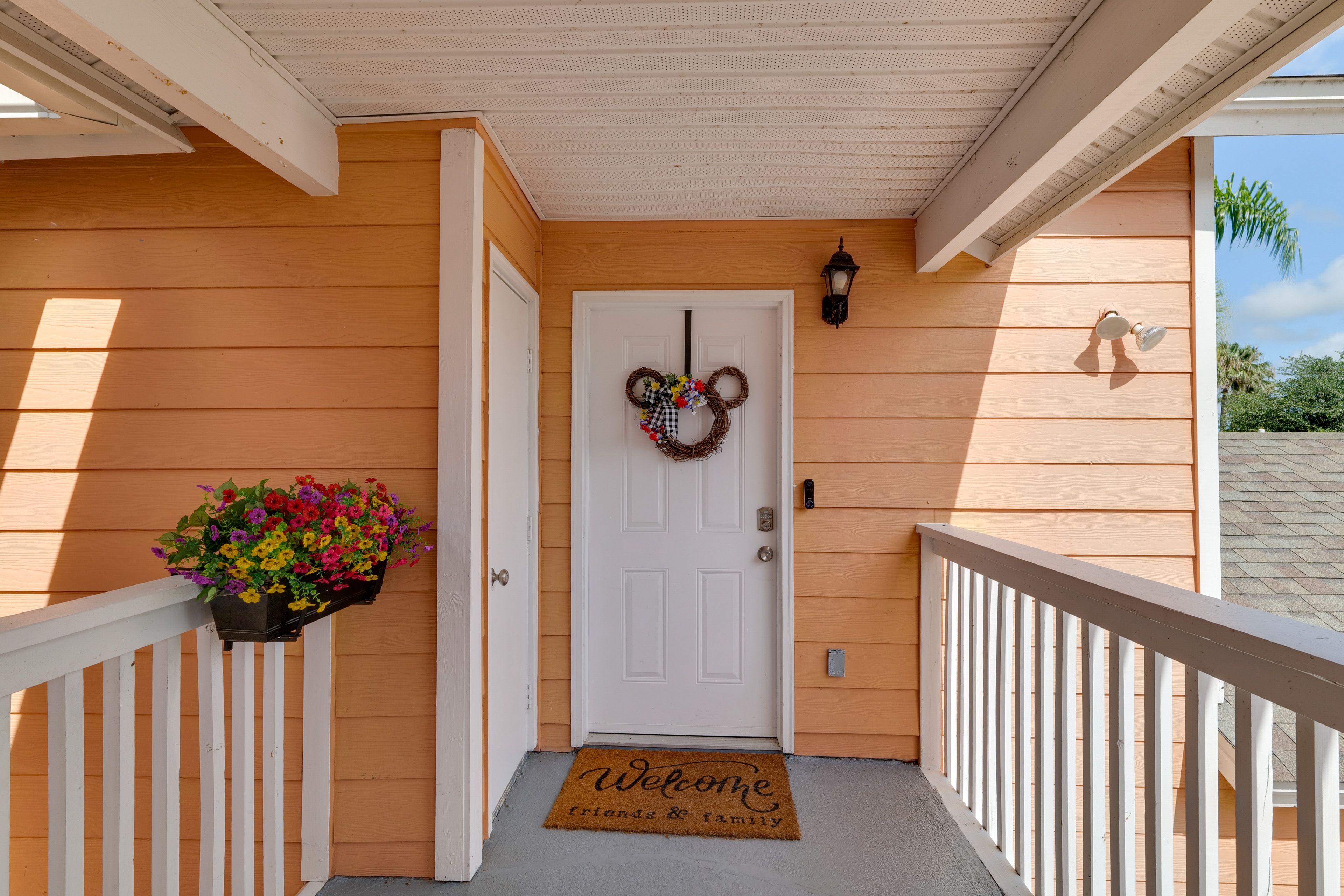 Exterior | Entryway