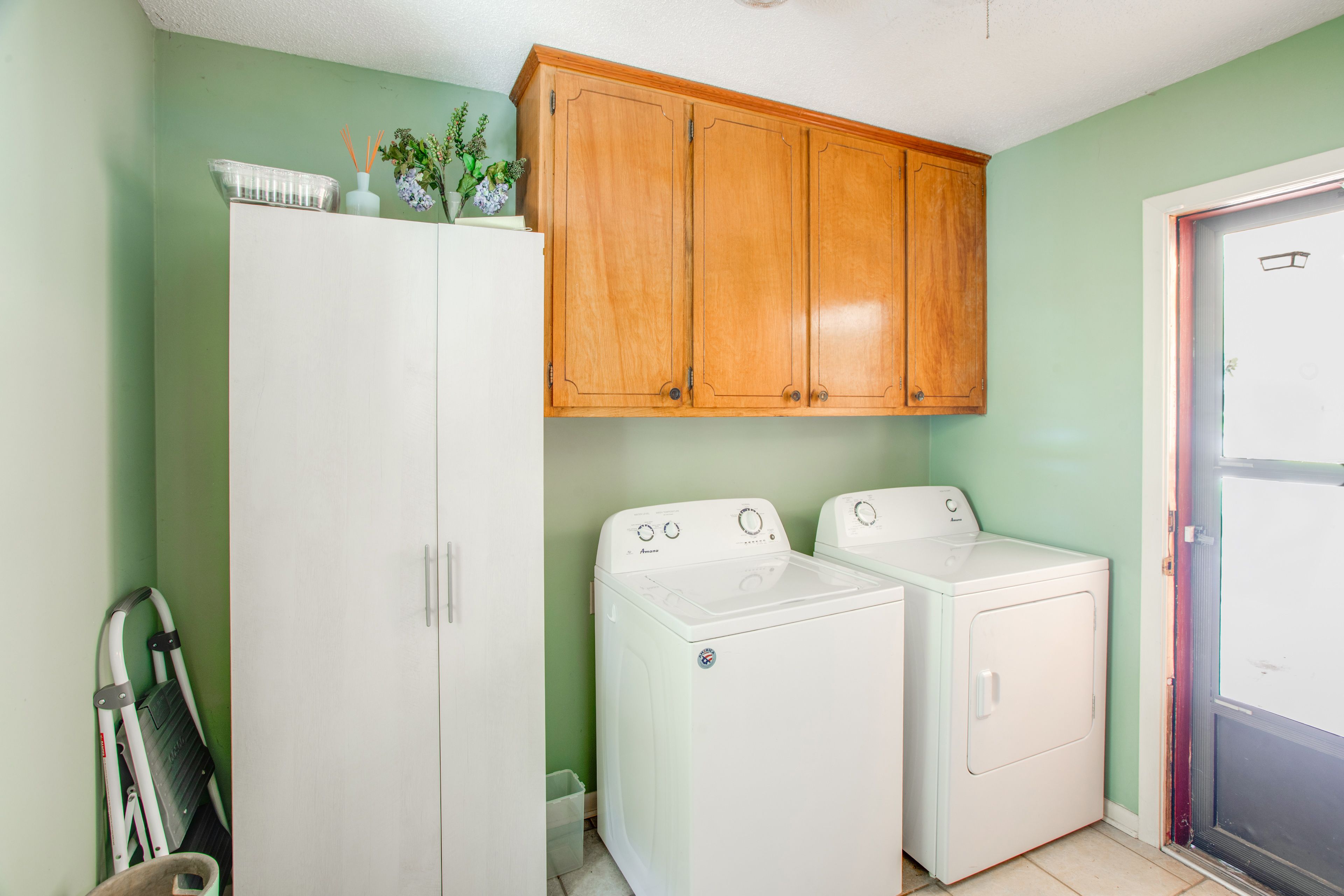 Laundry Room | Washer & Dryer