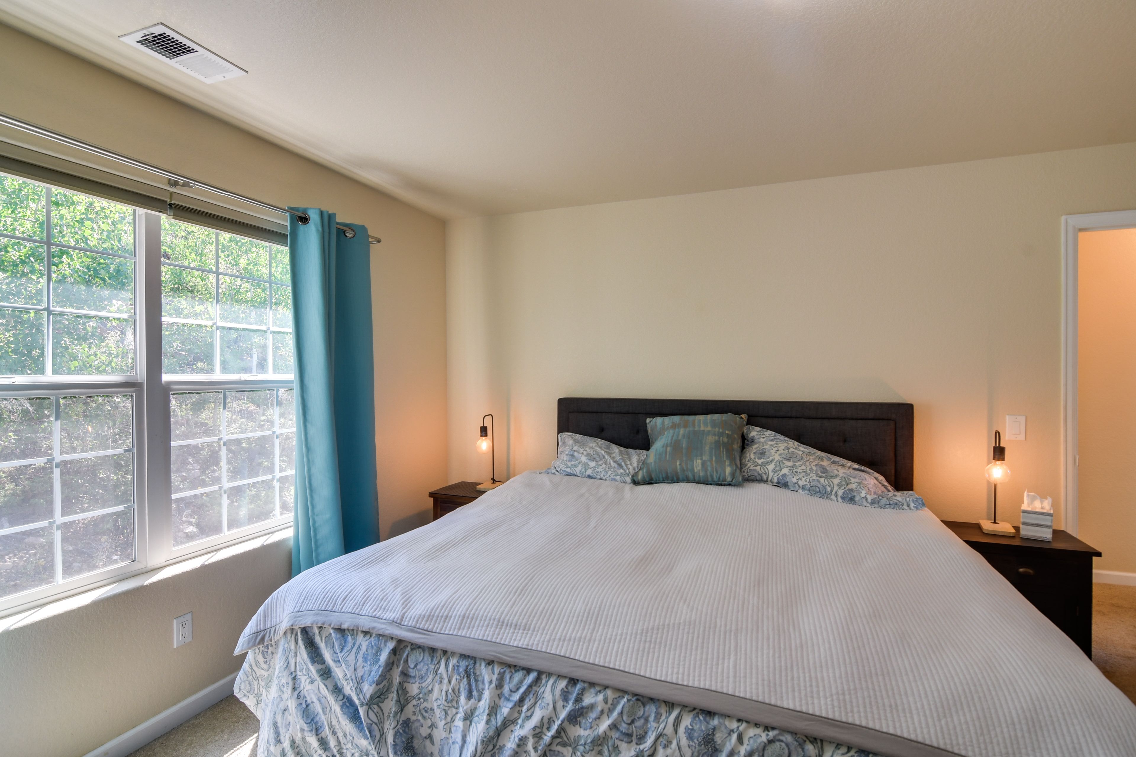 Bedroom 2 | 2nd Floor | King Bed