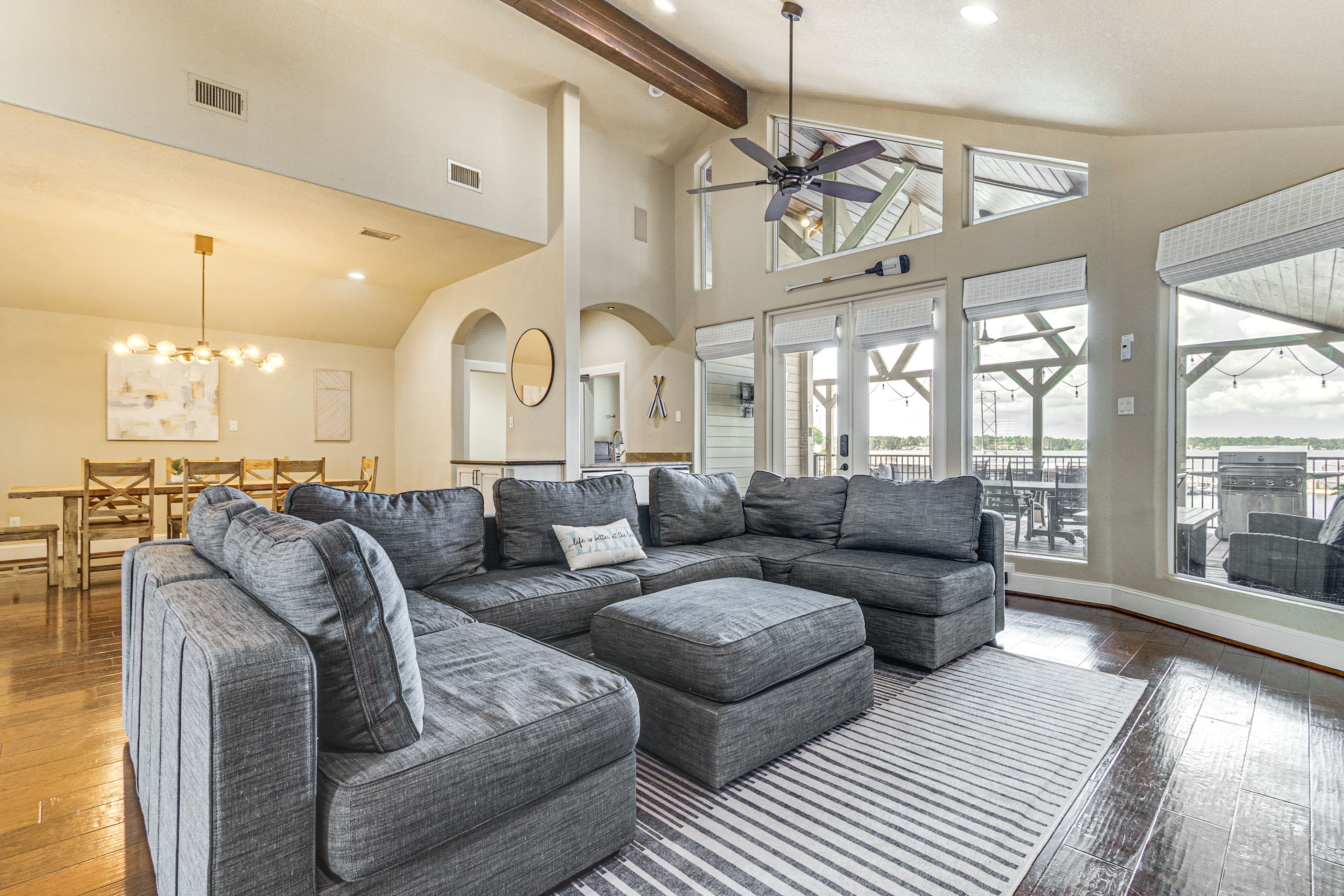 Living Room | Free WiFi | Central Heating & A/C | Smart TV | Upper Floor