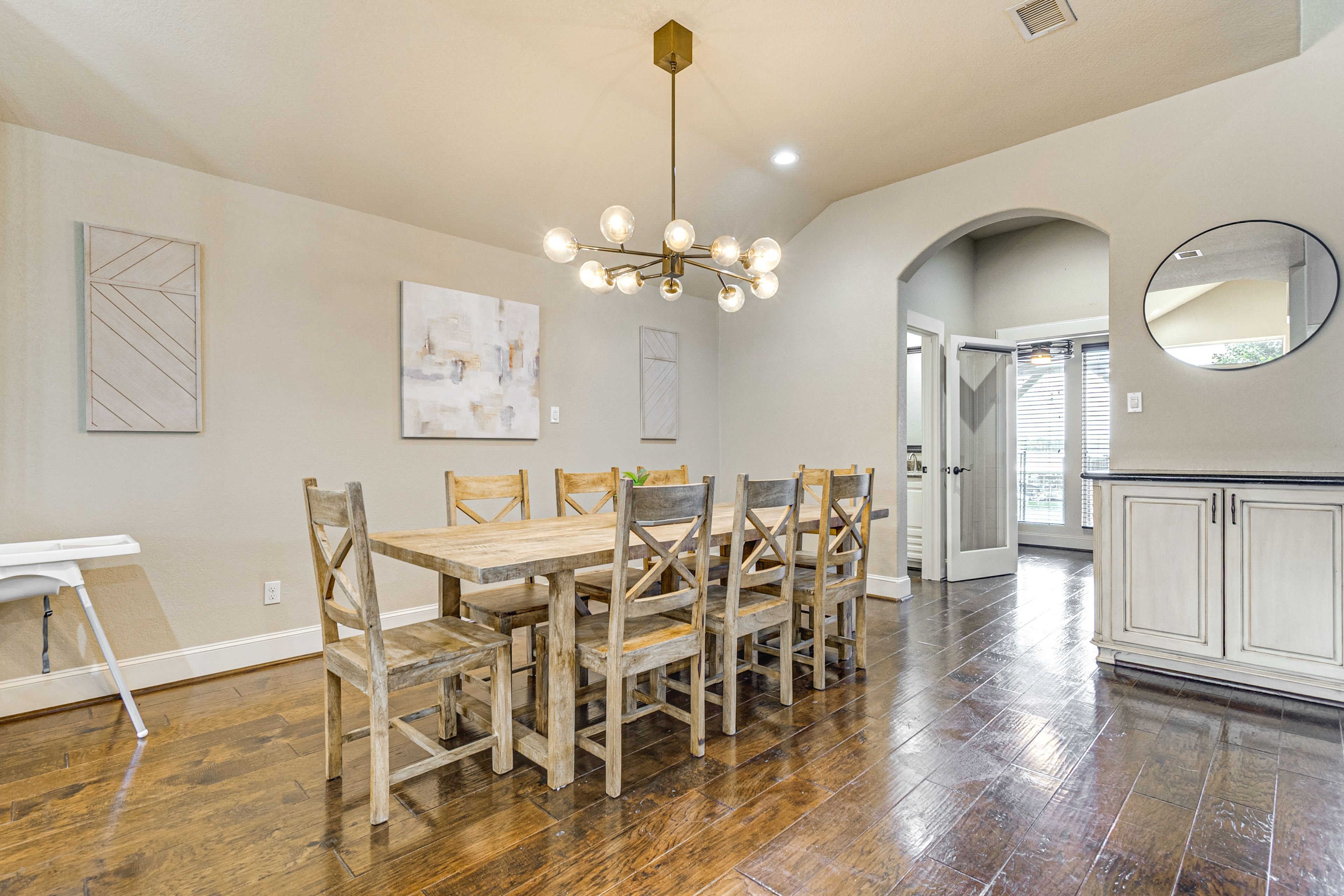 Dining Area | Dishware/Flatware Provided | Upper Floor