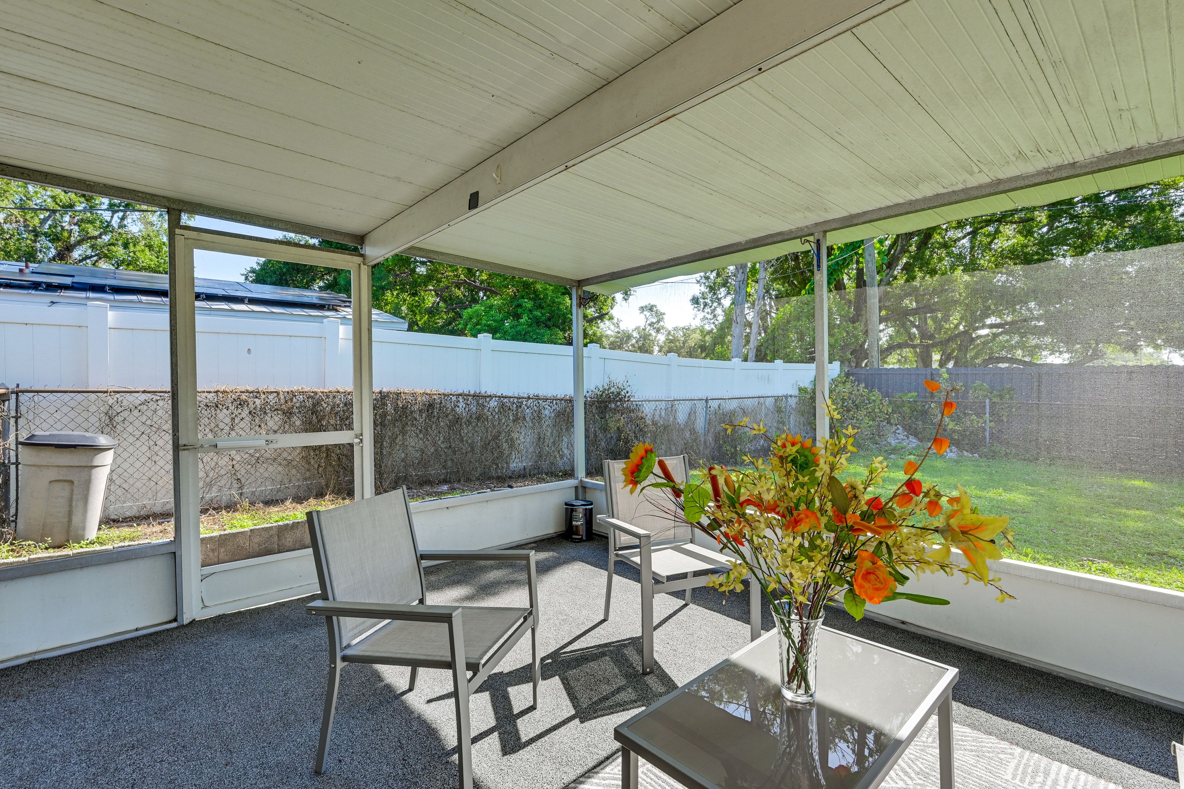 Exterior | Screened Lanai | Outdoor Dining Area