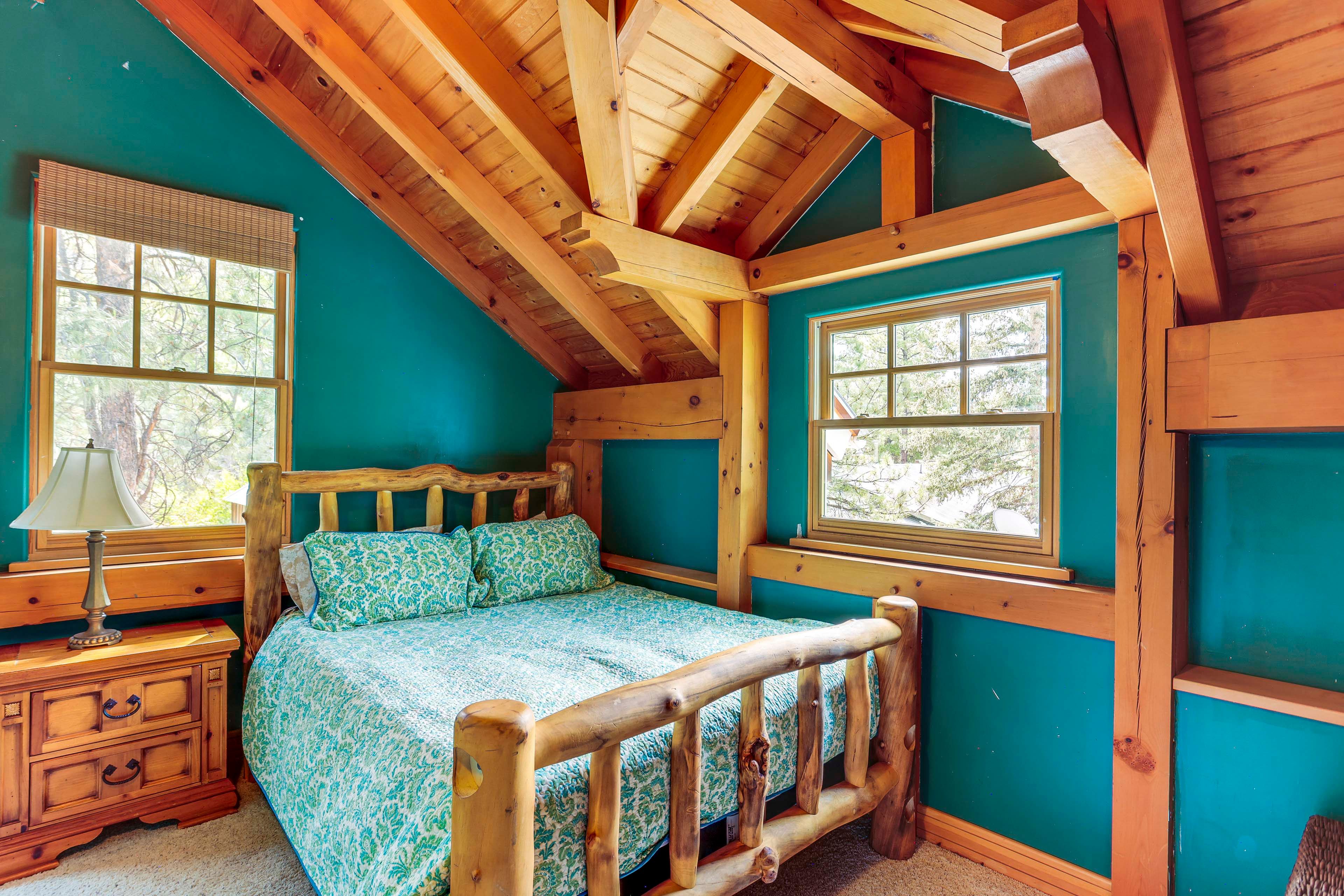 Bedroom 2 | 2nd Floor | Queen Bed