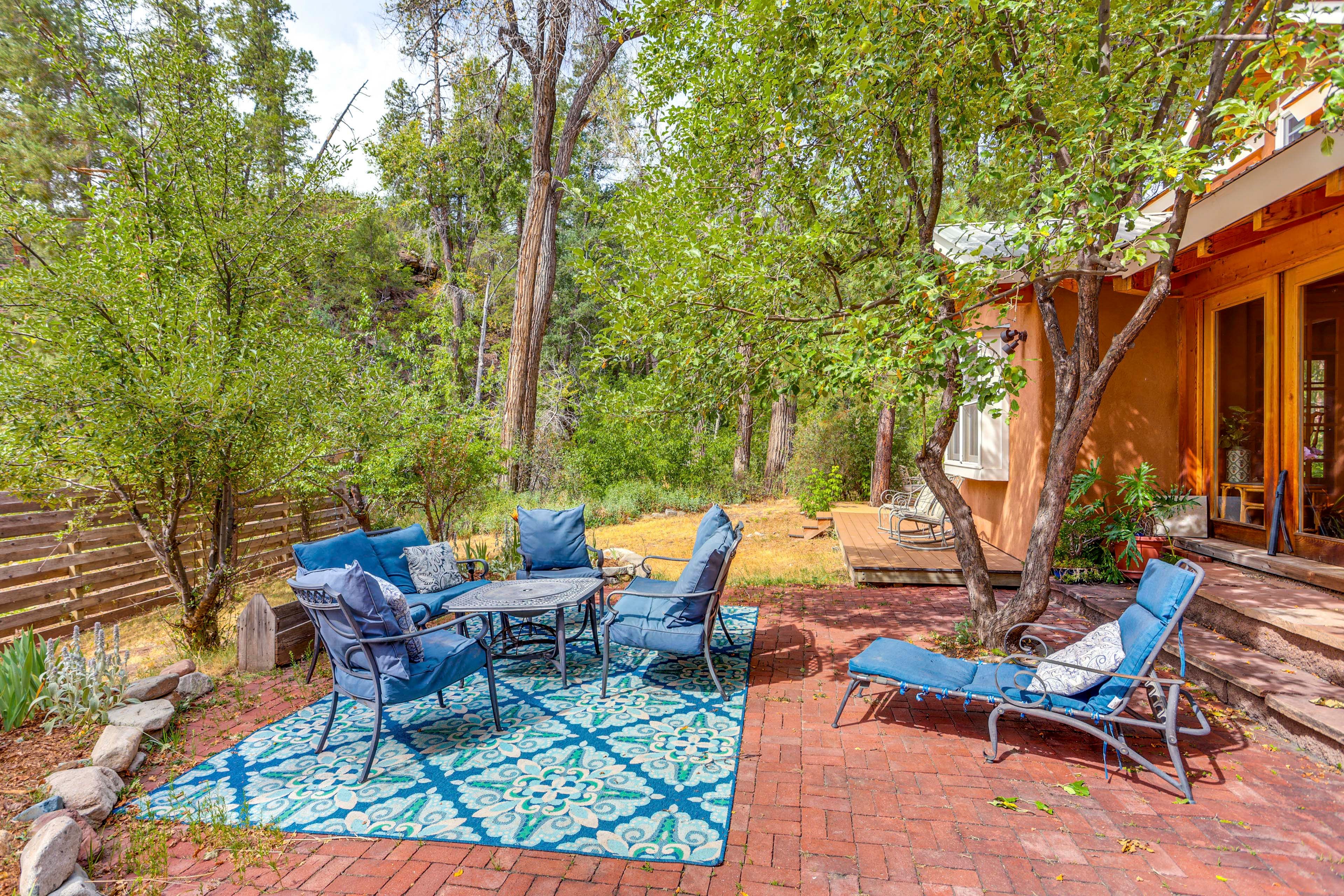 Patio | Seating