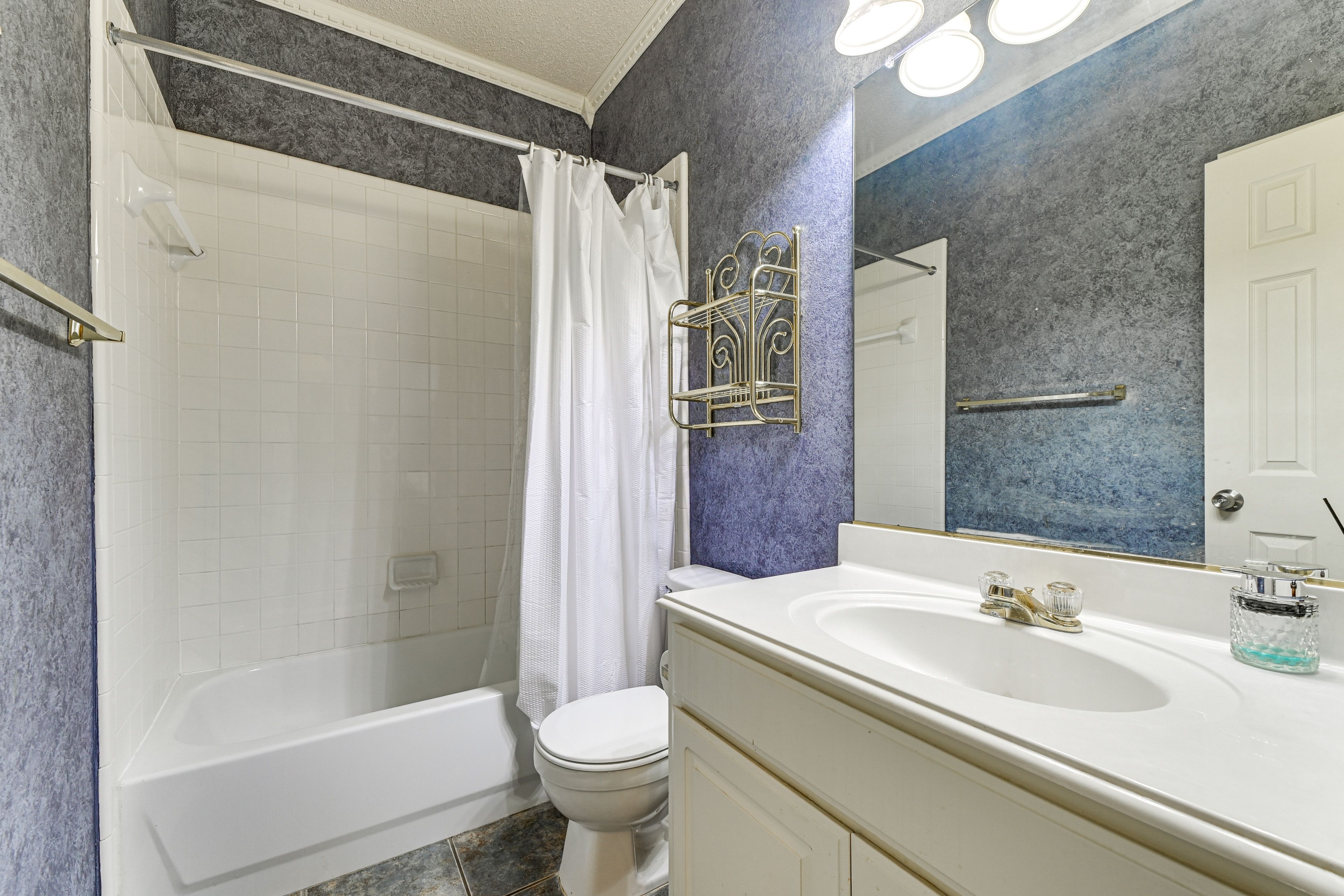 Full Bathroom | 1st Floor