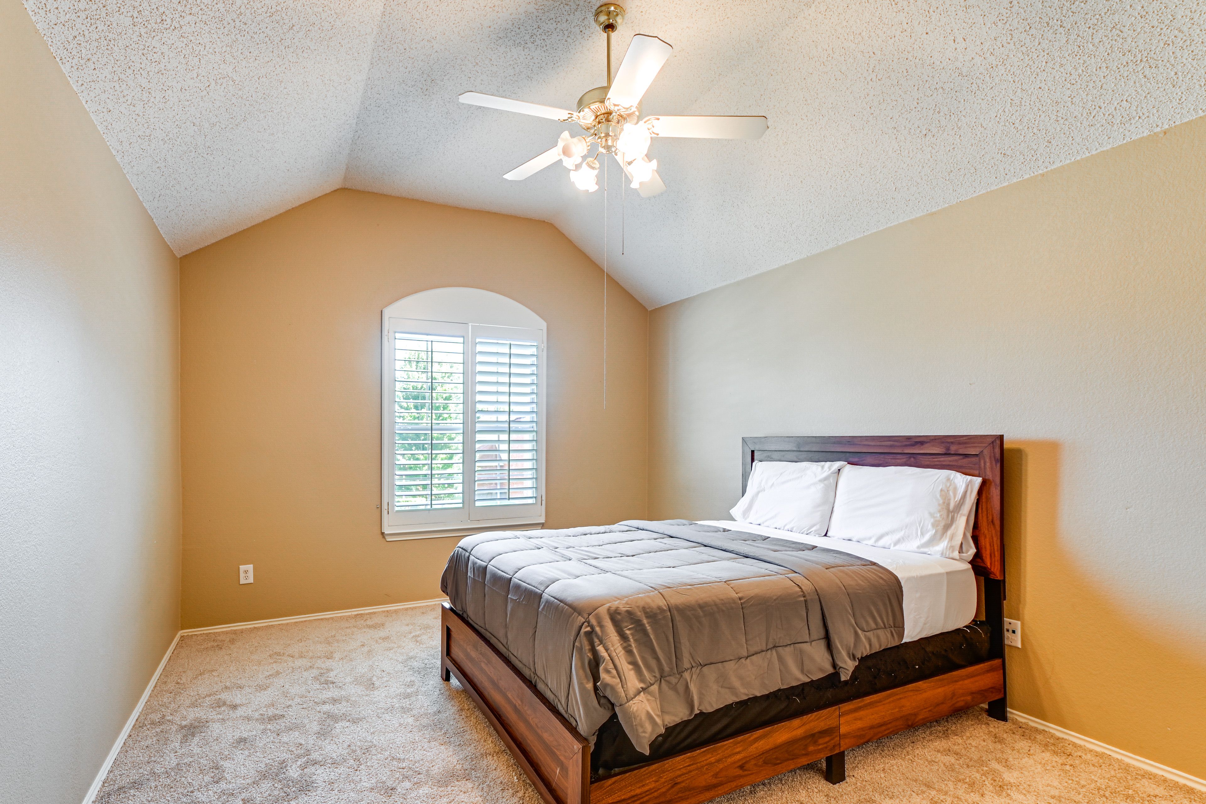 Bedroom 2 | Queen Bed | 2nd Floor